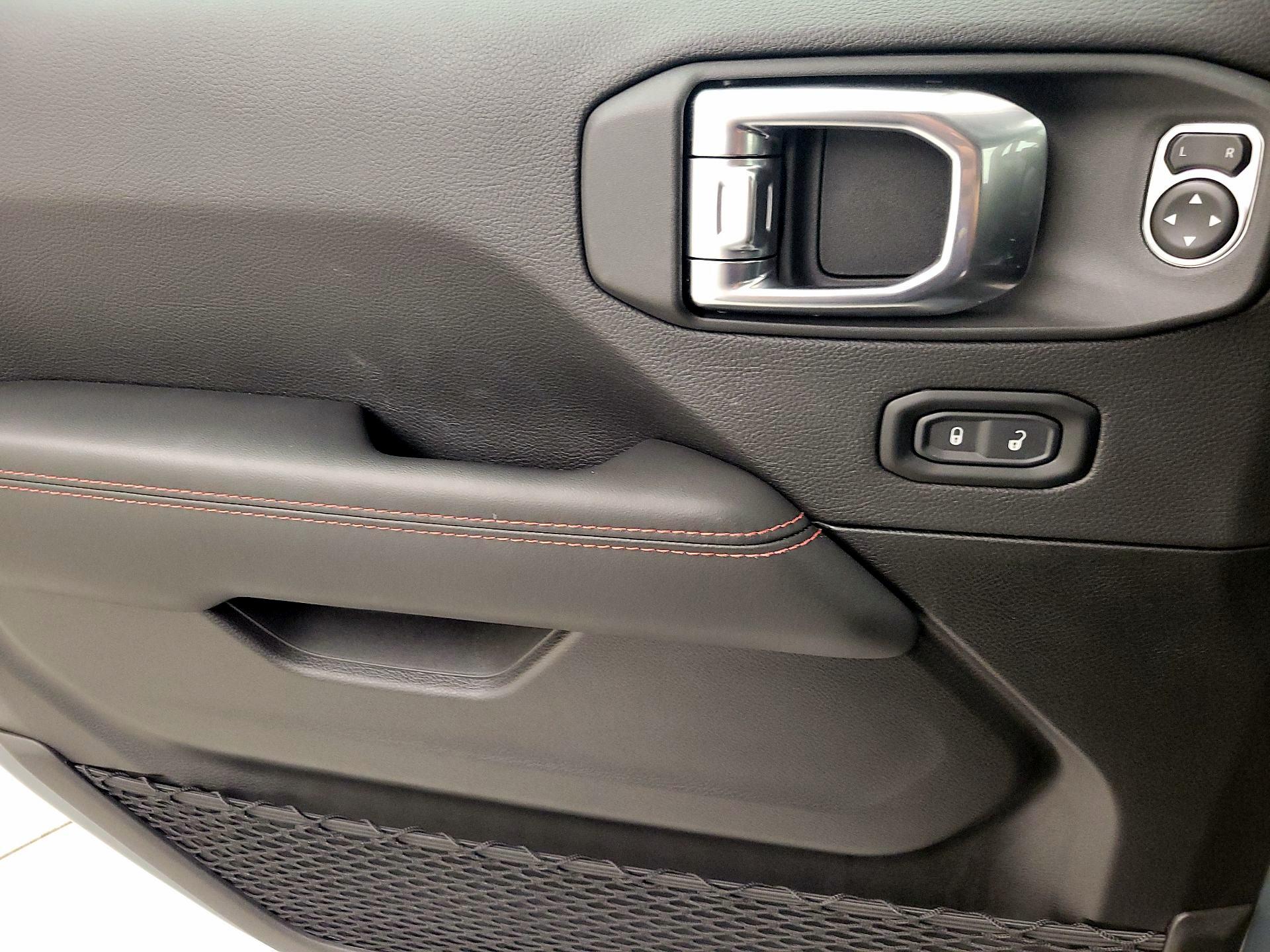 Thumbnail: 2025 Jeep Gladiator - 12