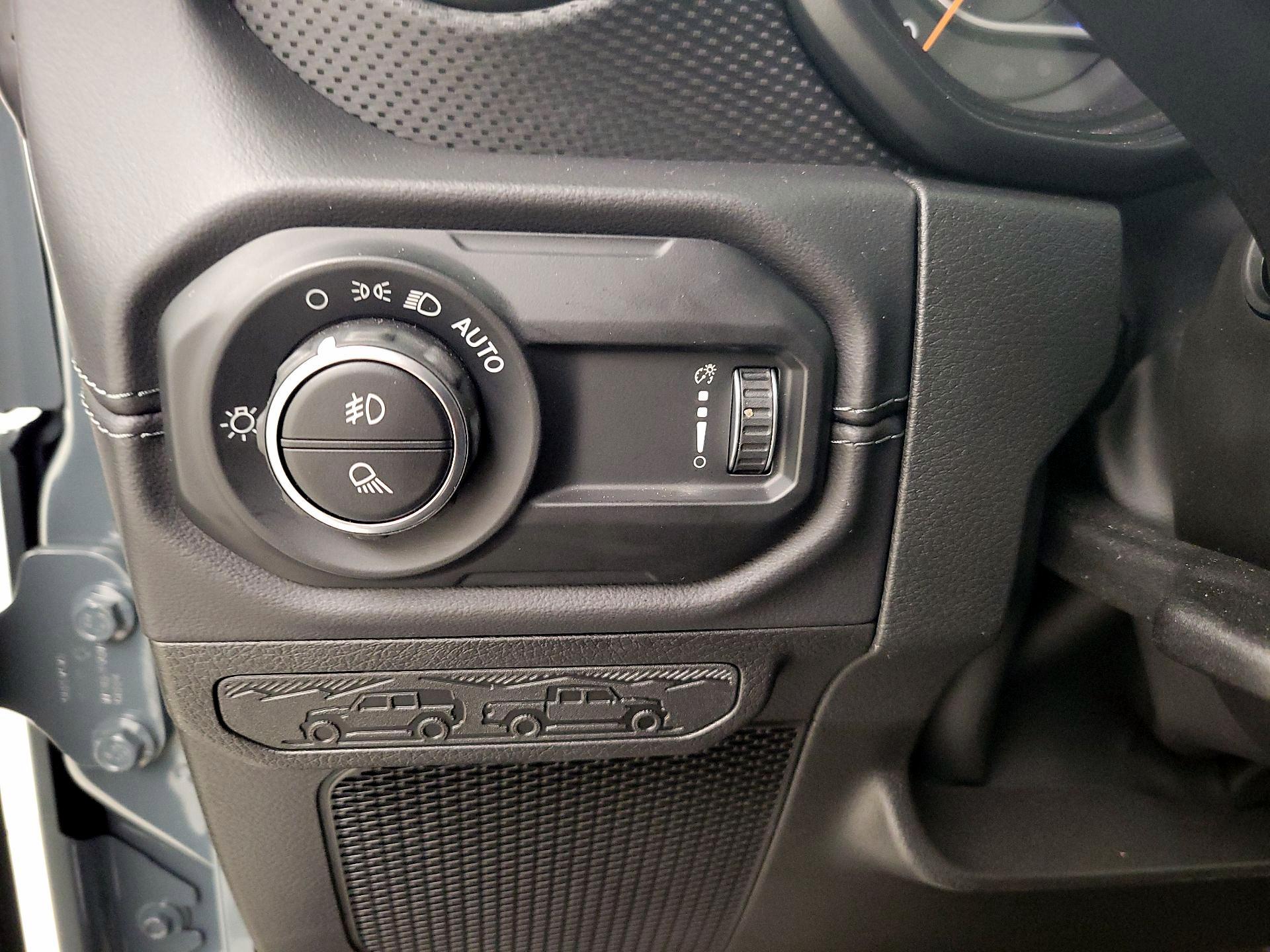 Thumbnail: 2025 Jeep Gladiator - 13