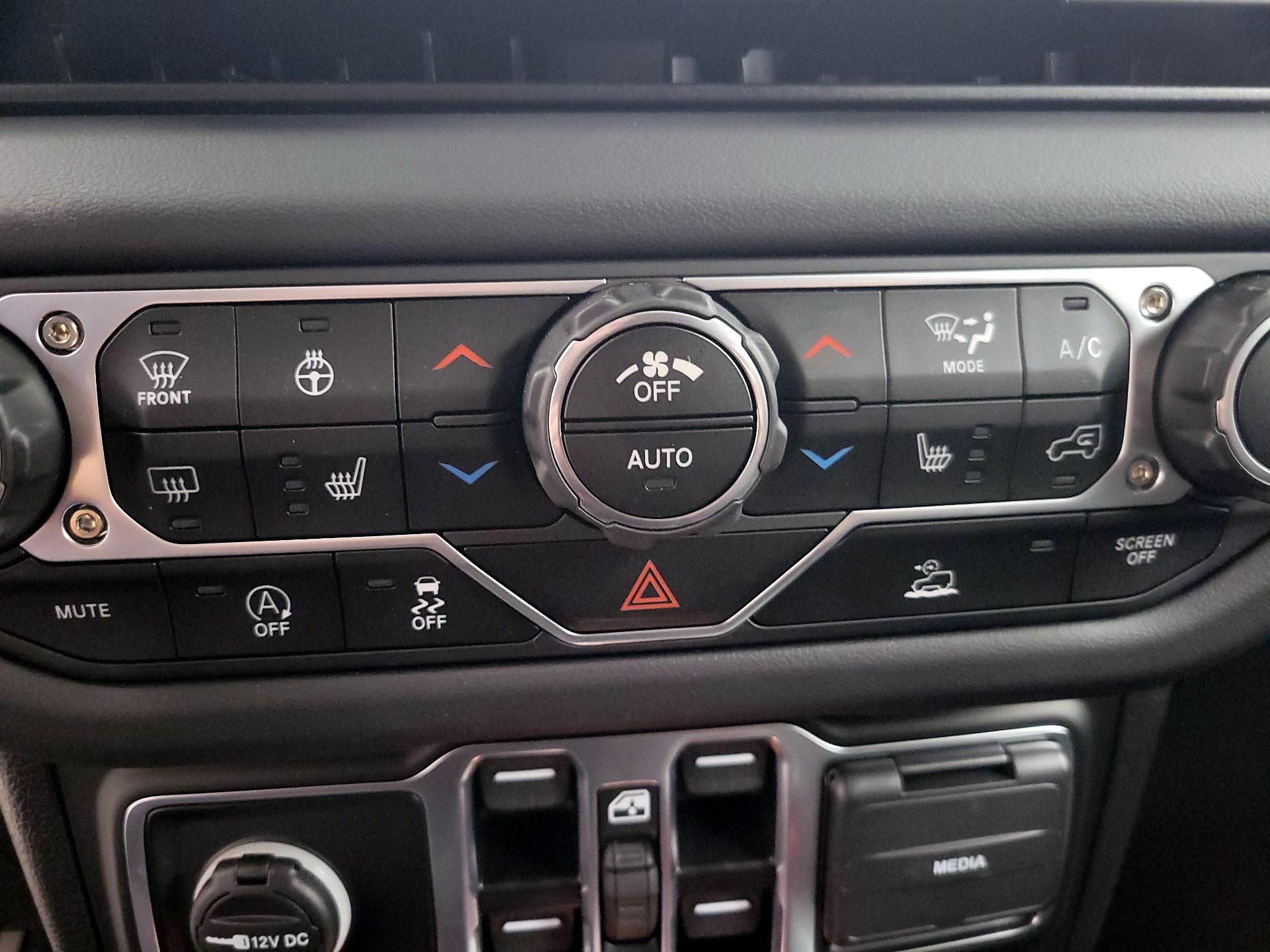 Thumbnail: 2025 Jeep Gladiator - 16