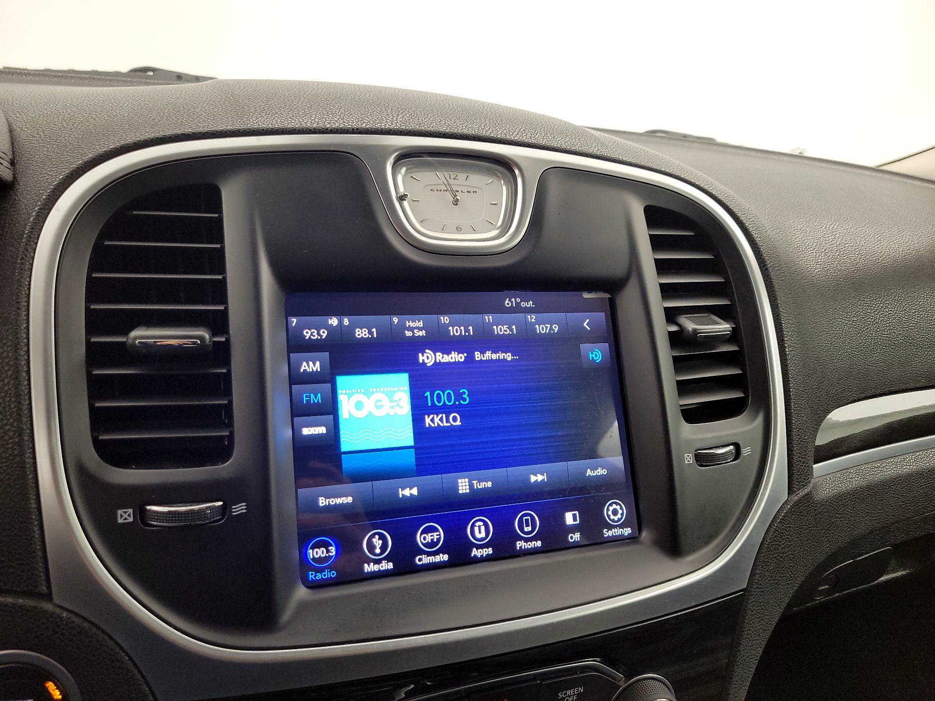 Thumbnail: 2018 Chrysler 300 - 15