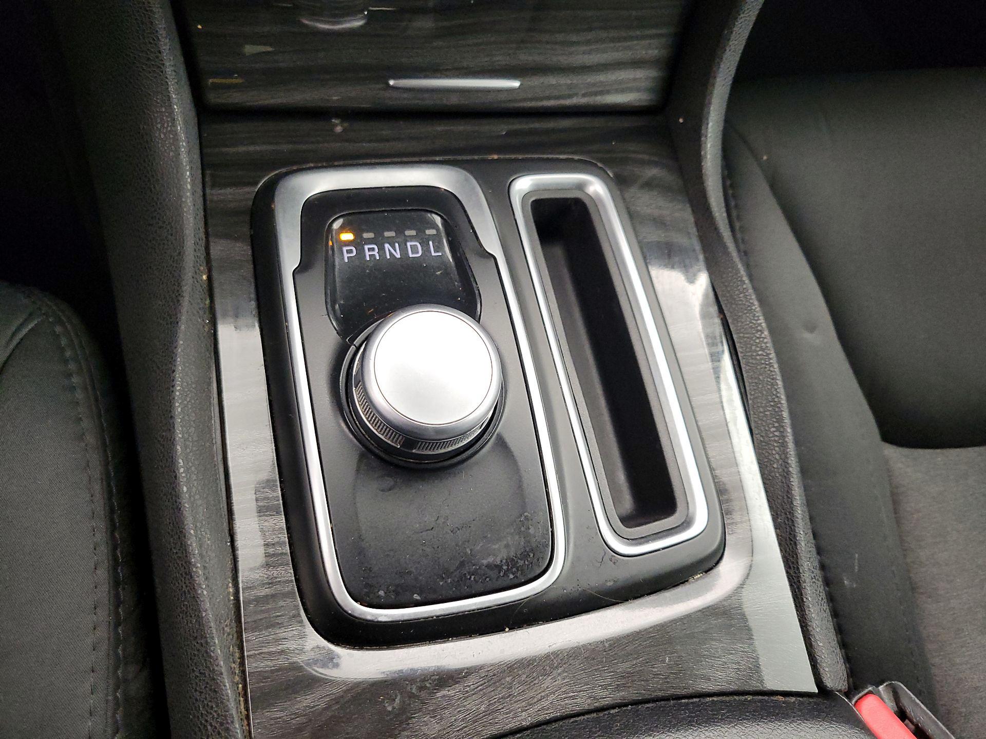 Thumbnail: 2018 Chrysler 300 - 17