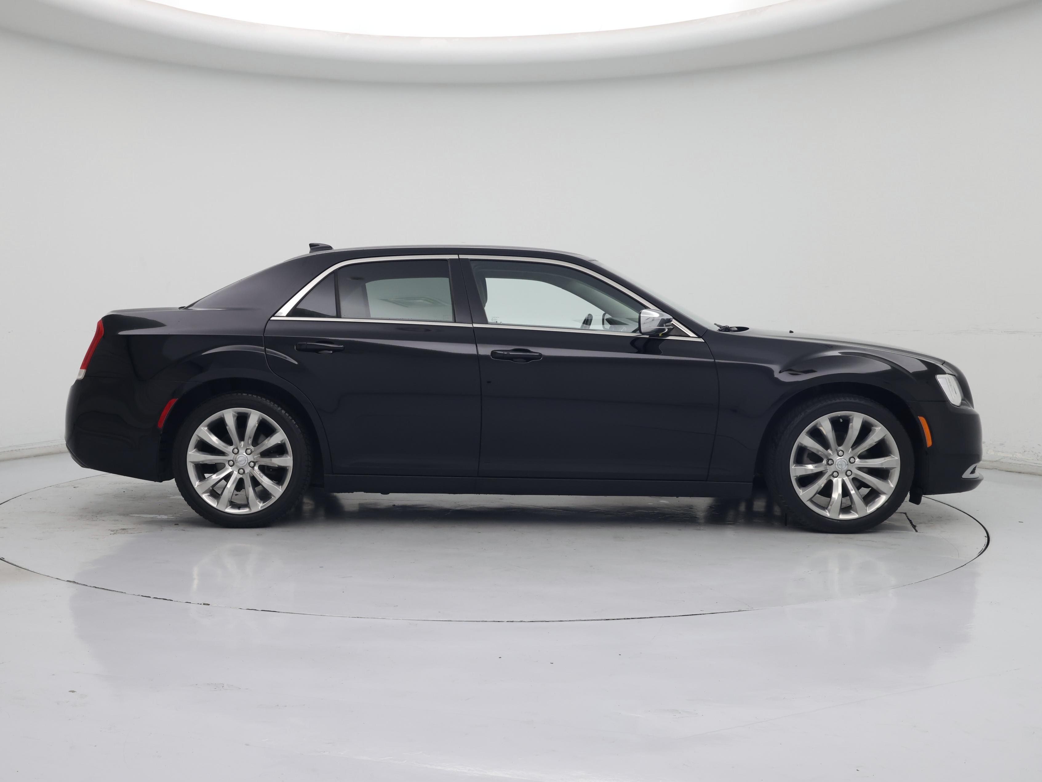 Thumbnail: 2018 Chrysler 300 - 7