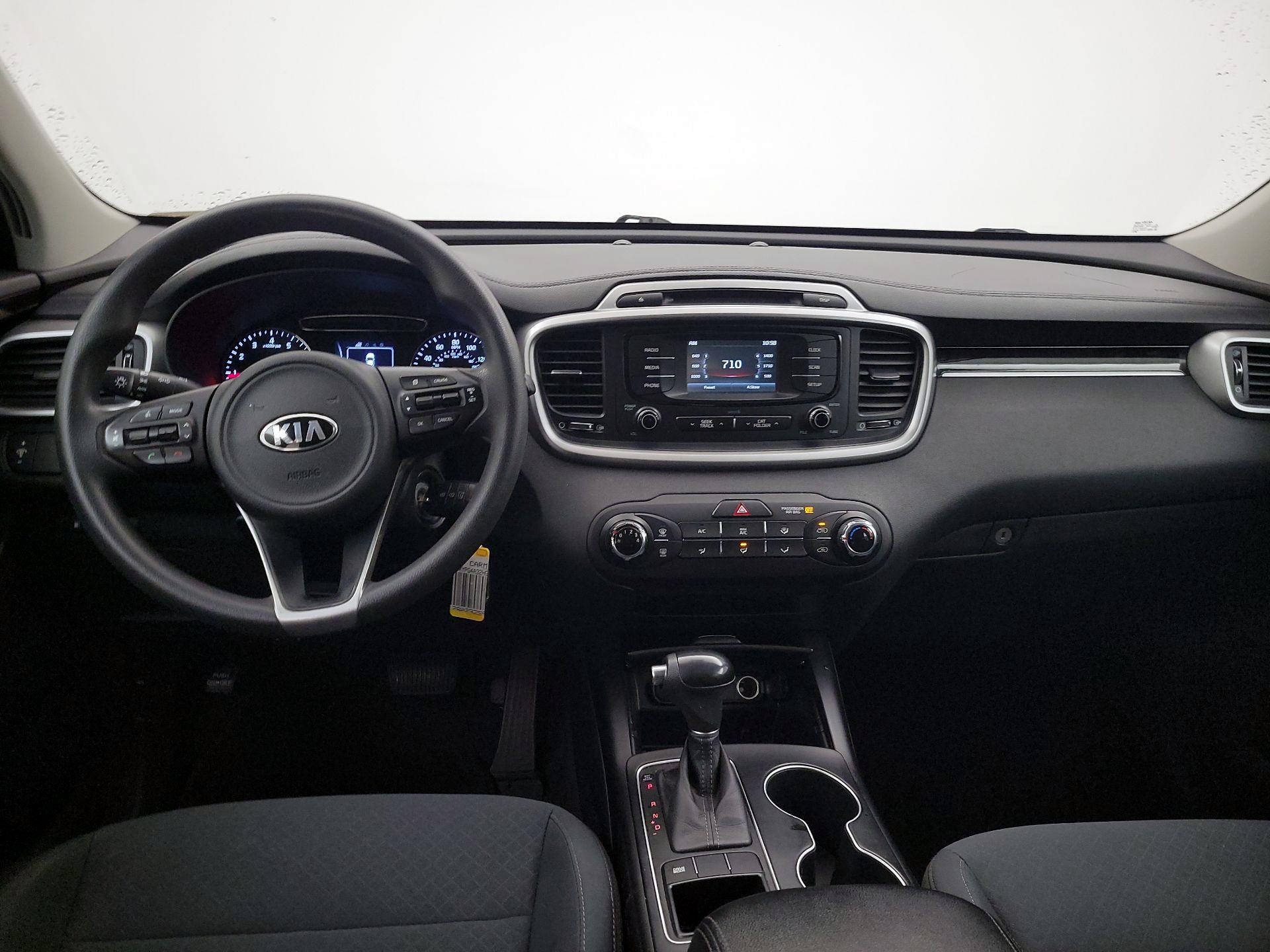 Thumbnail: 2017 Kia Sorento - 9