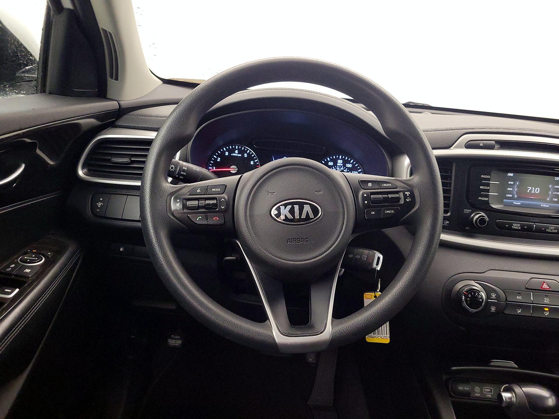 Thumbnail: 2017 Kia Sorento - 10