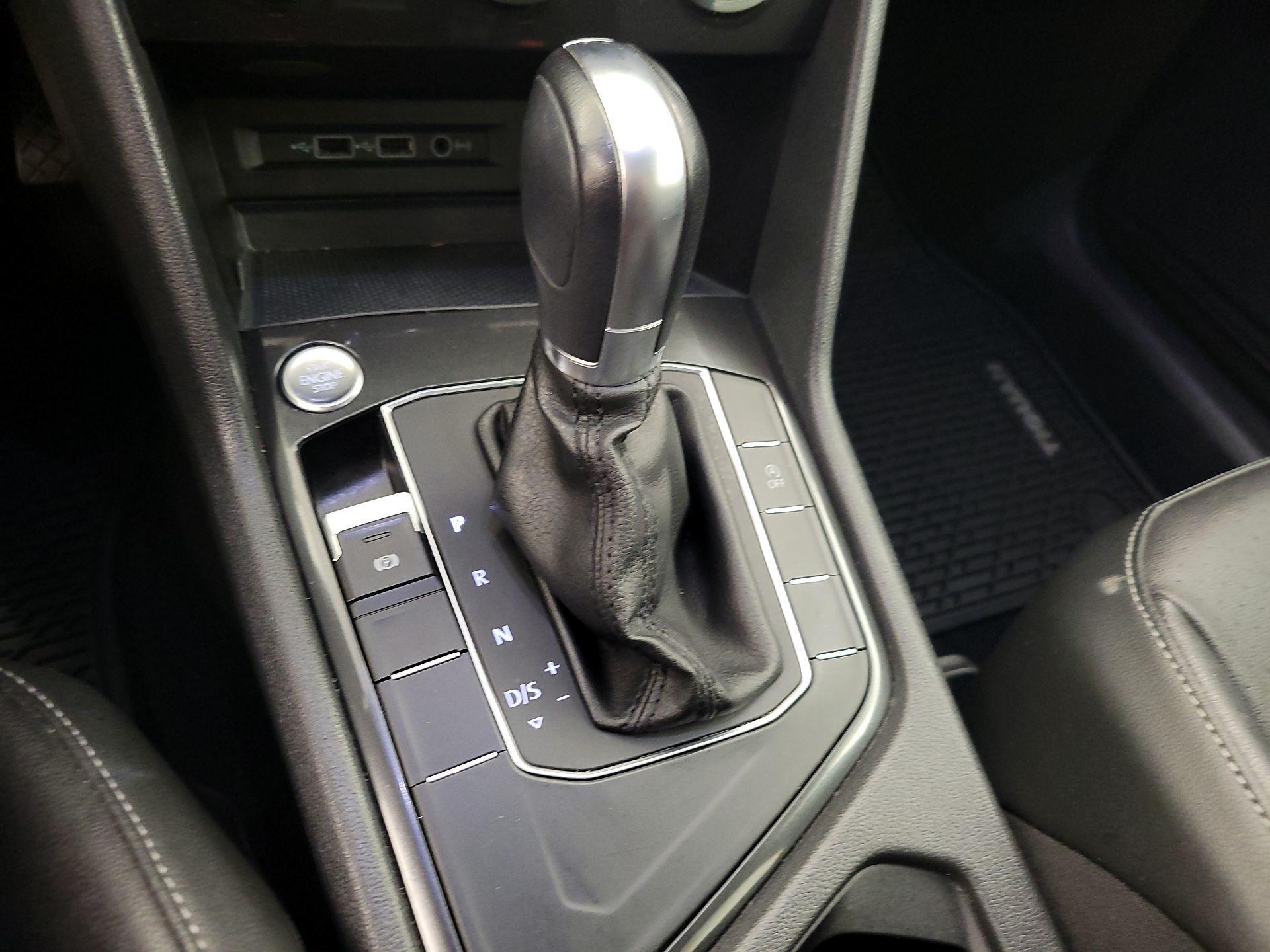 Thumbnail: 2018 Volkswagen Tiguan - 17