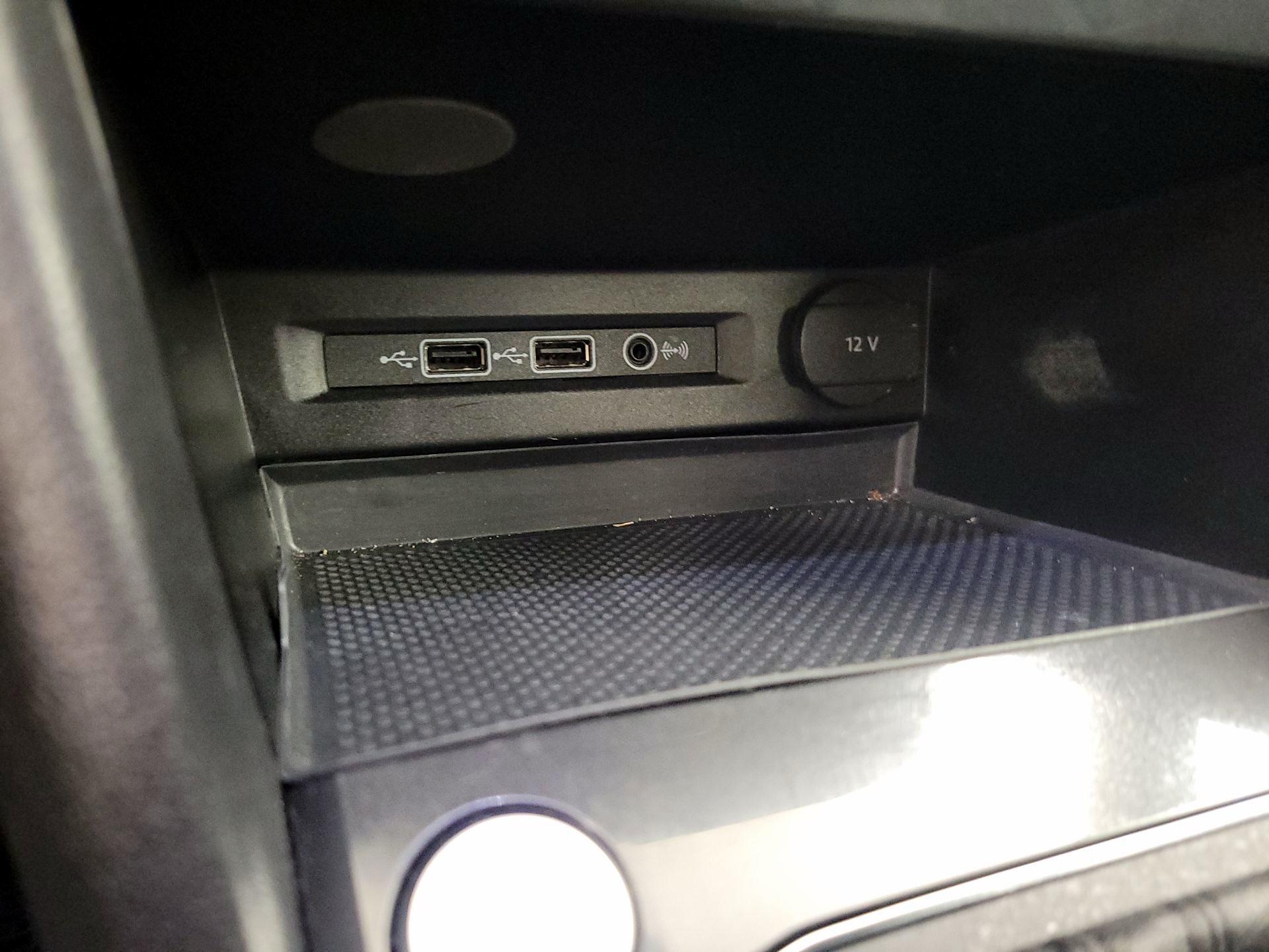 Thumbnail: 2018 Volkswagen Tiguan - 18