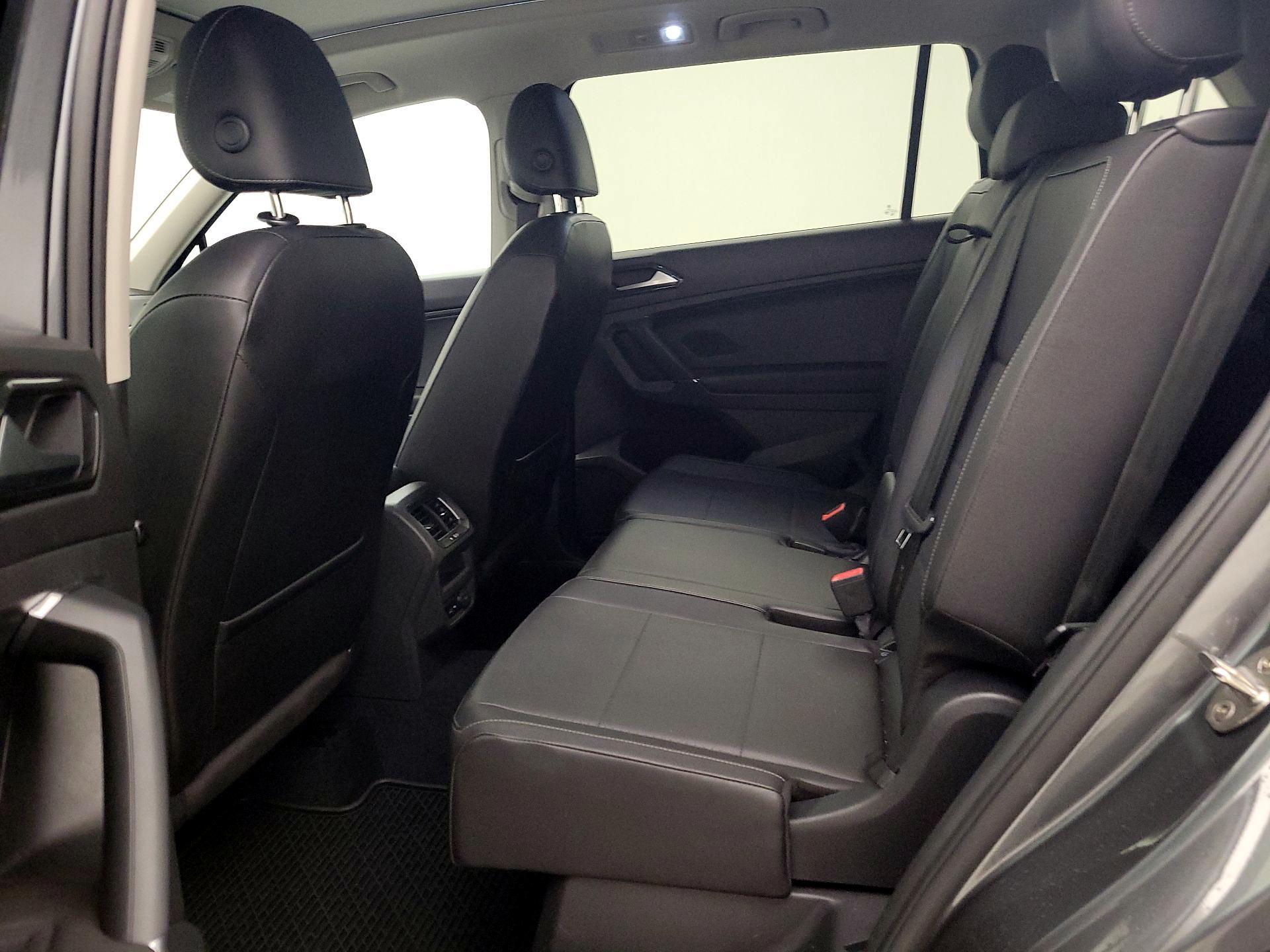 Thumbnail: 2018 Volkswagen Tiguan - 19