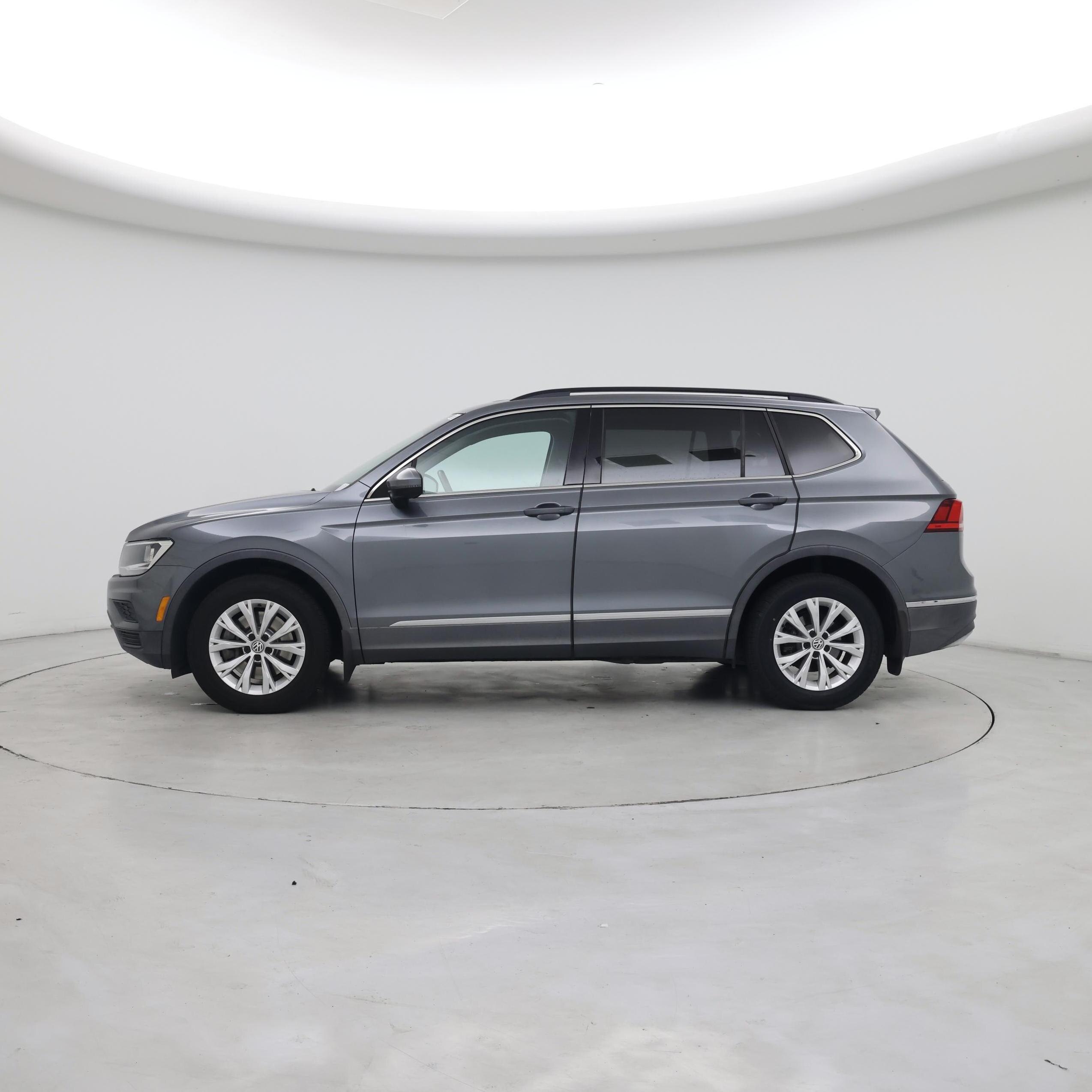 Thumbnail: 2018 Volkswagen Tiguan - 3