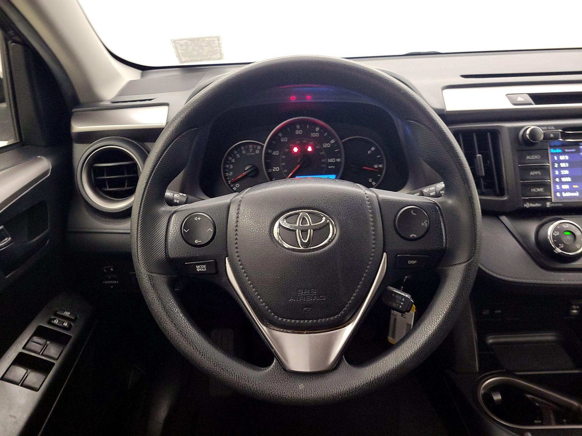 Thumbnail: 2016 Toyota RAV4 - 10
