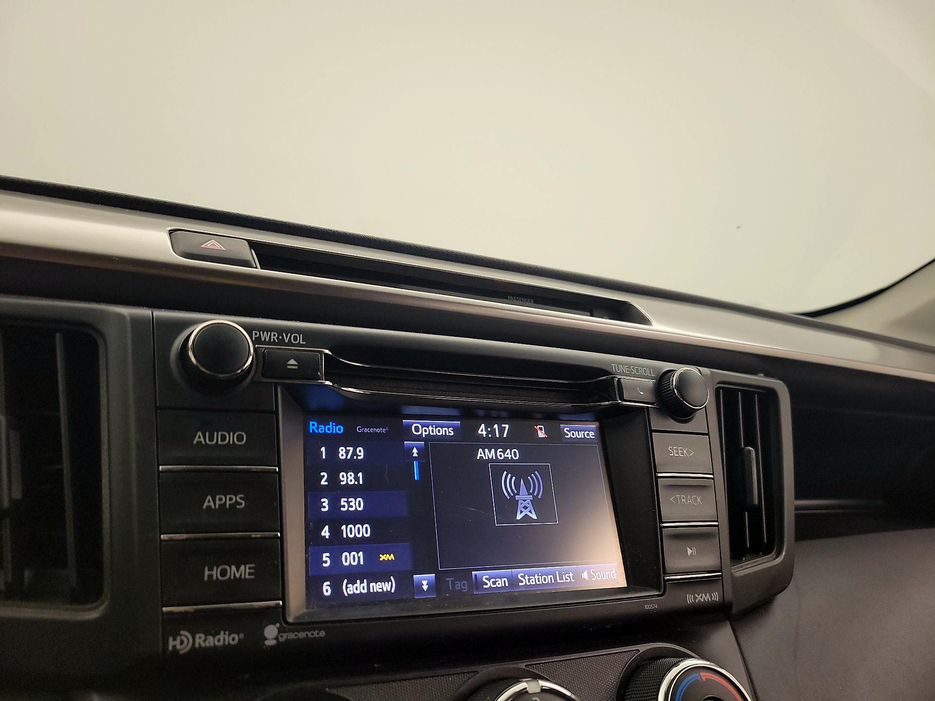 Thumbnail: 2016 Toyota RAV4 - 15