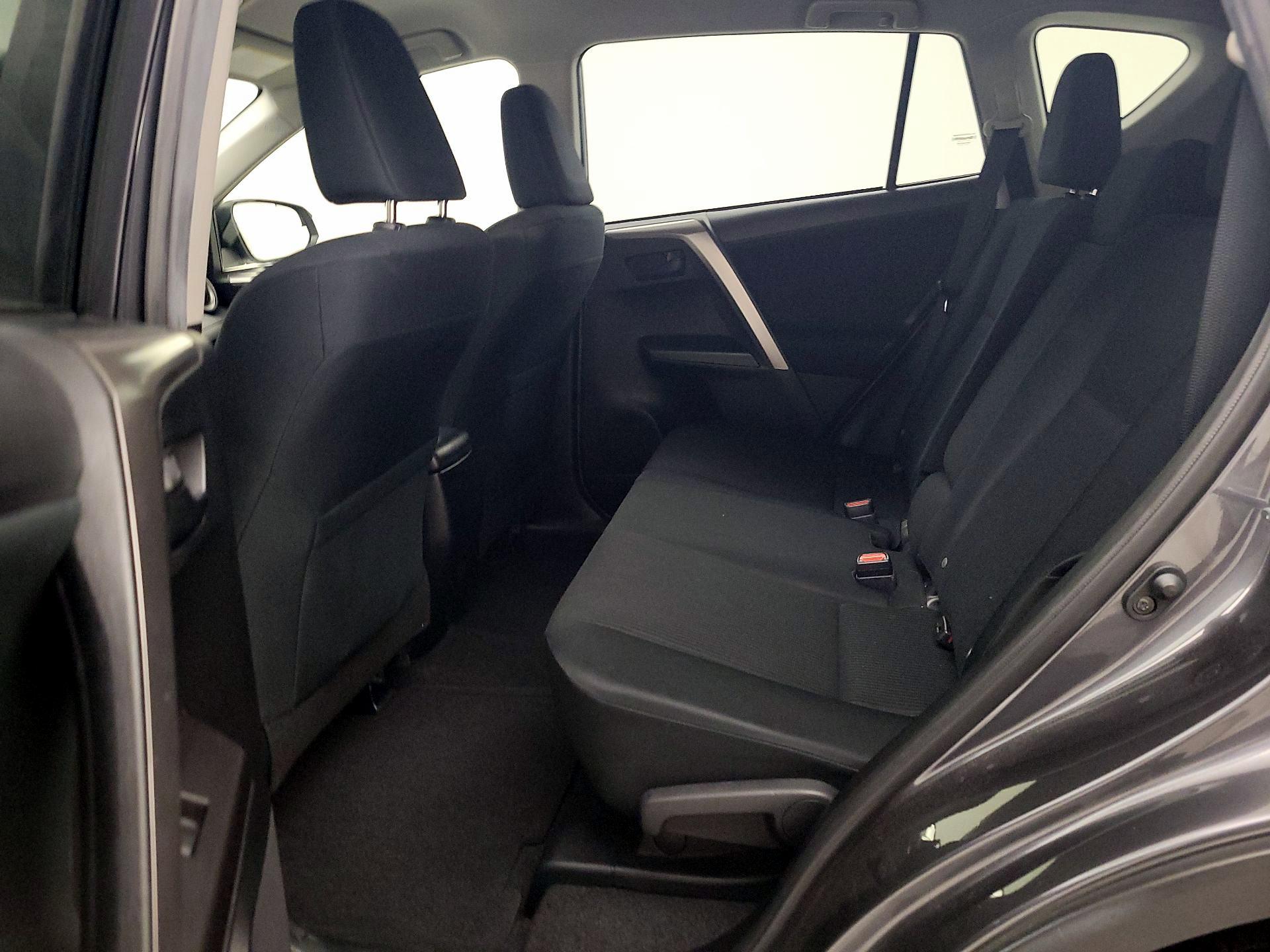 Thumbnail: 2016 Toyota RAV4 - 19