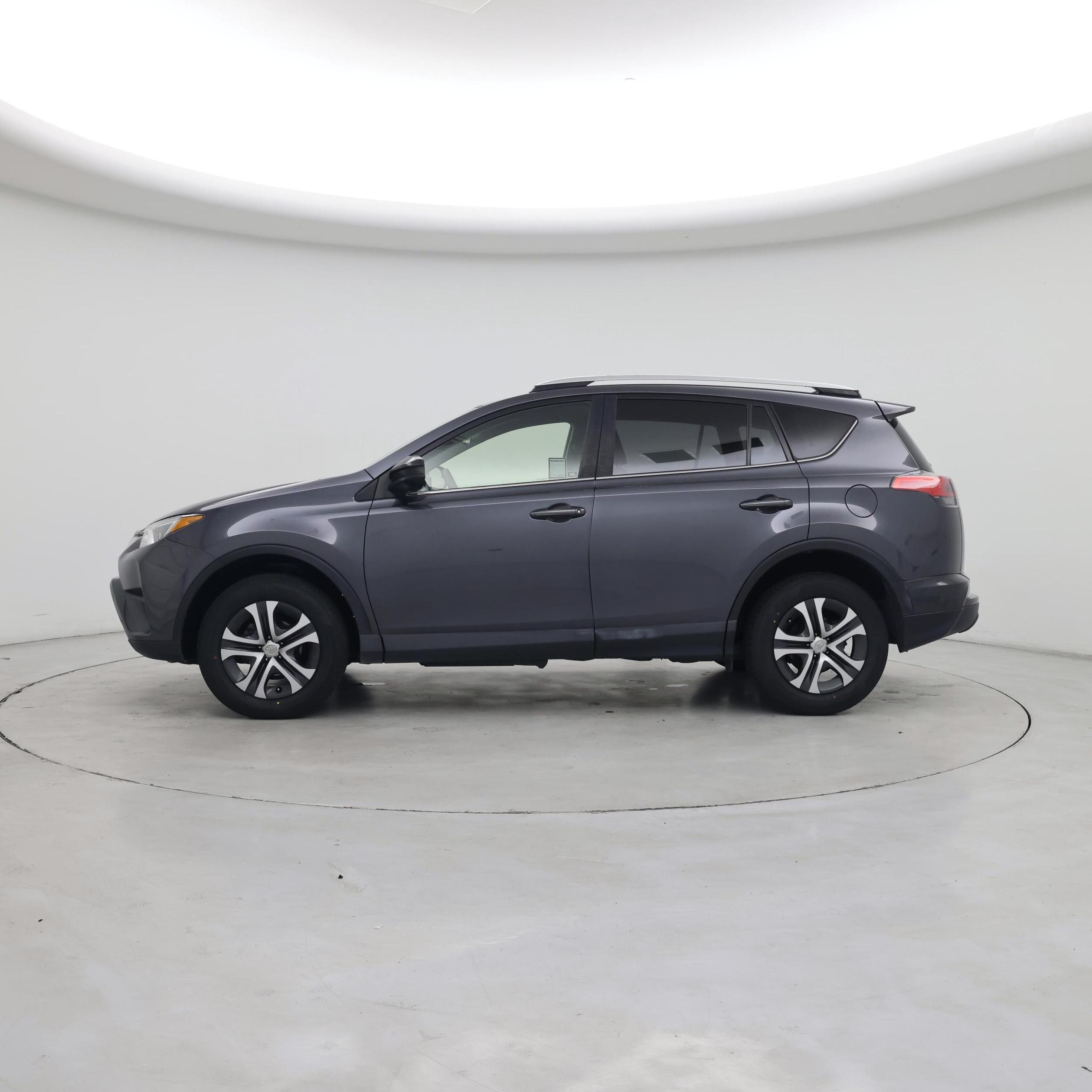 Thumbnail: 2016 Toyota RAV4 - 3