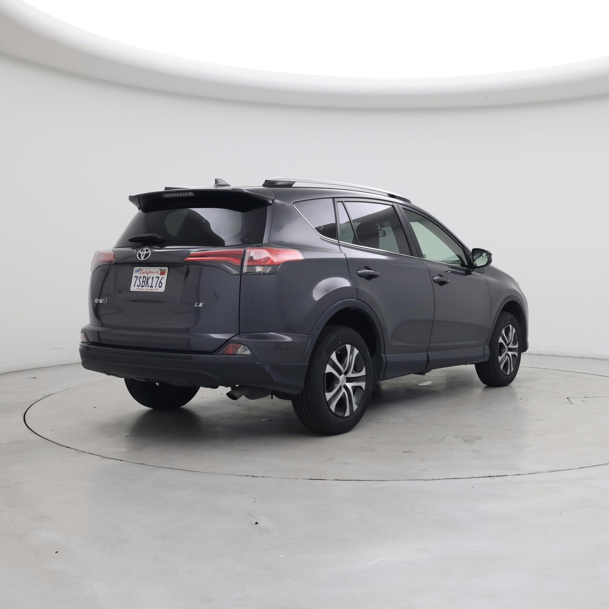 Thumbnail: 2016 Toyota RAV4 - 8