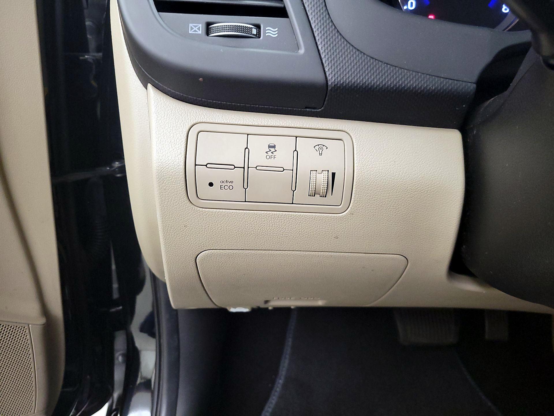 Thumbnail: 2015 Hyundai Accent - 13