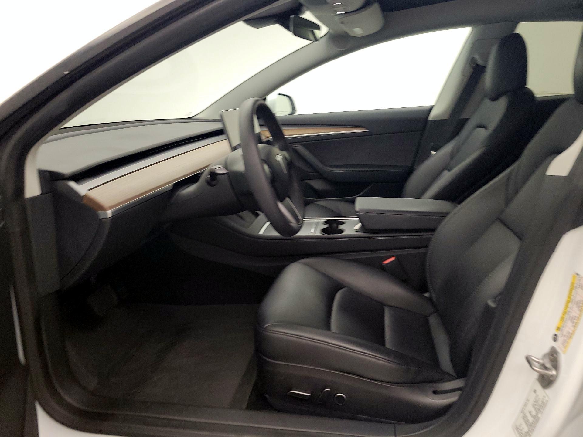 Thumbnail: 2023 Tesla Model 3 - 11