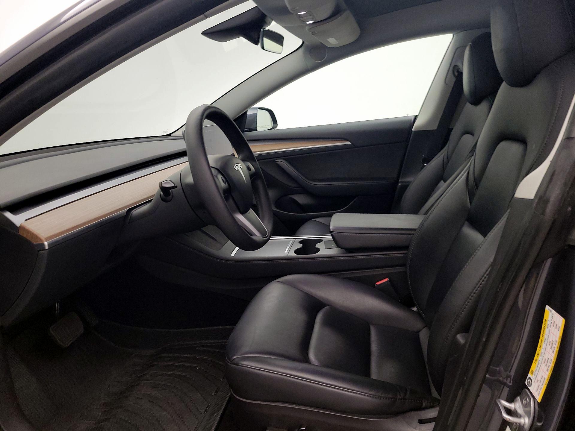 Thumbnail: 2023 Tesla Model 3 - 11