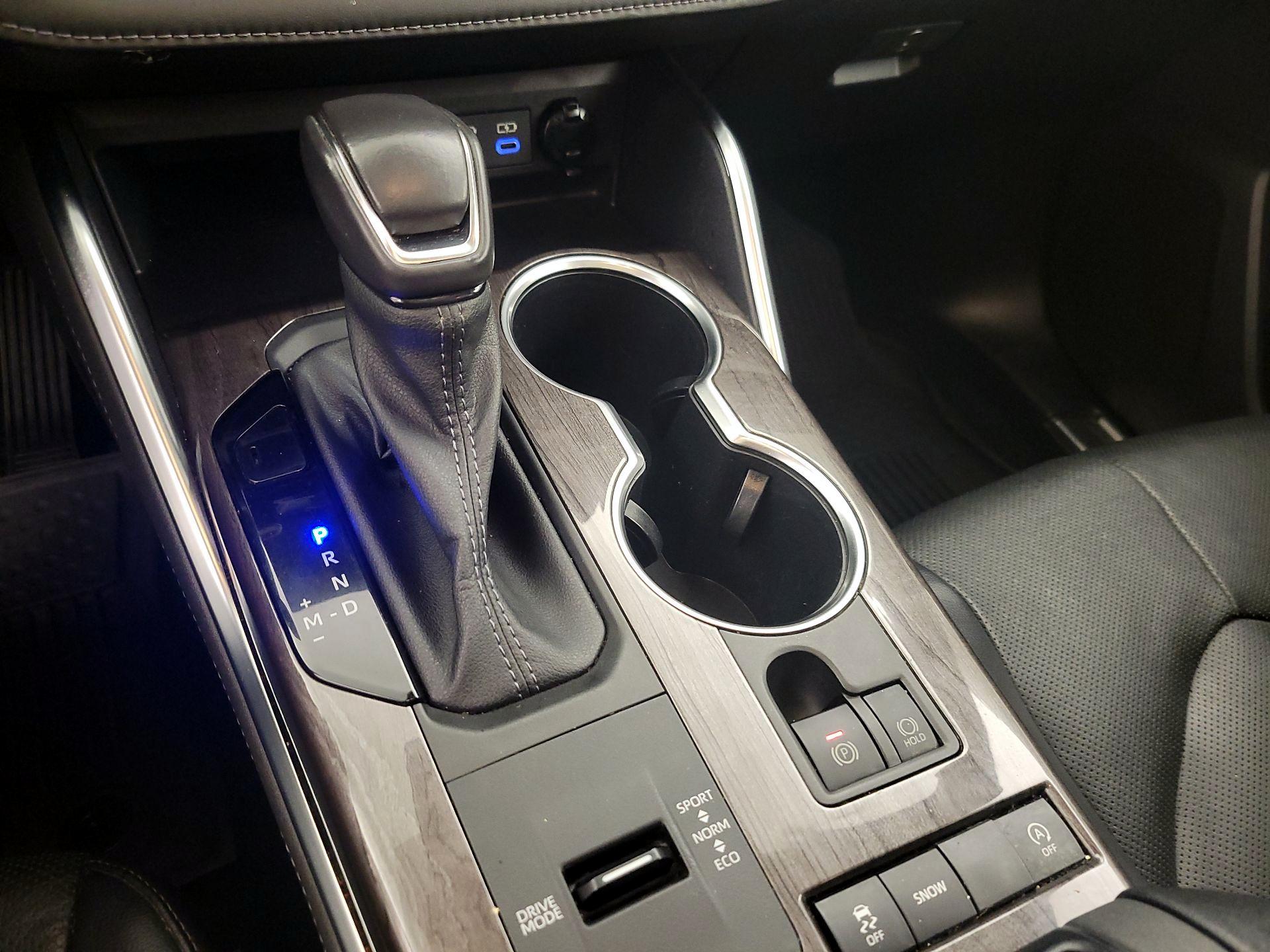 Thumbnail: 2022 Toyota Highlander - 17