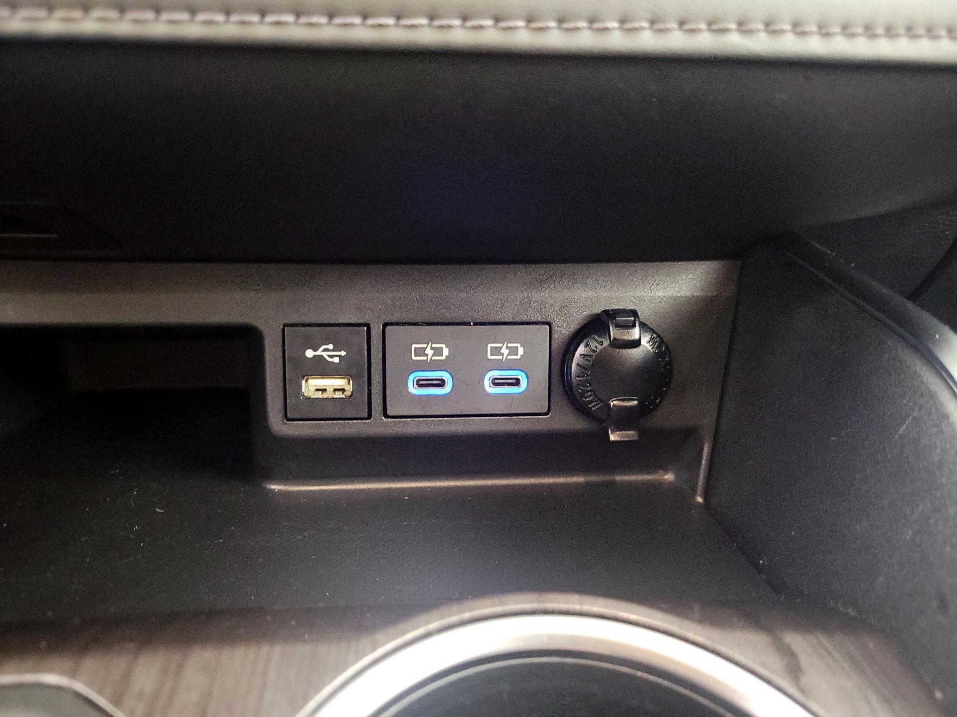 Thumbnail: 2022 Toyota Highlander - 18