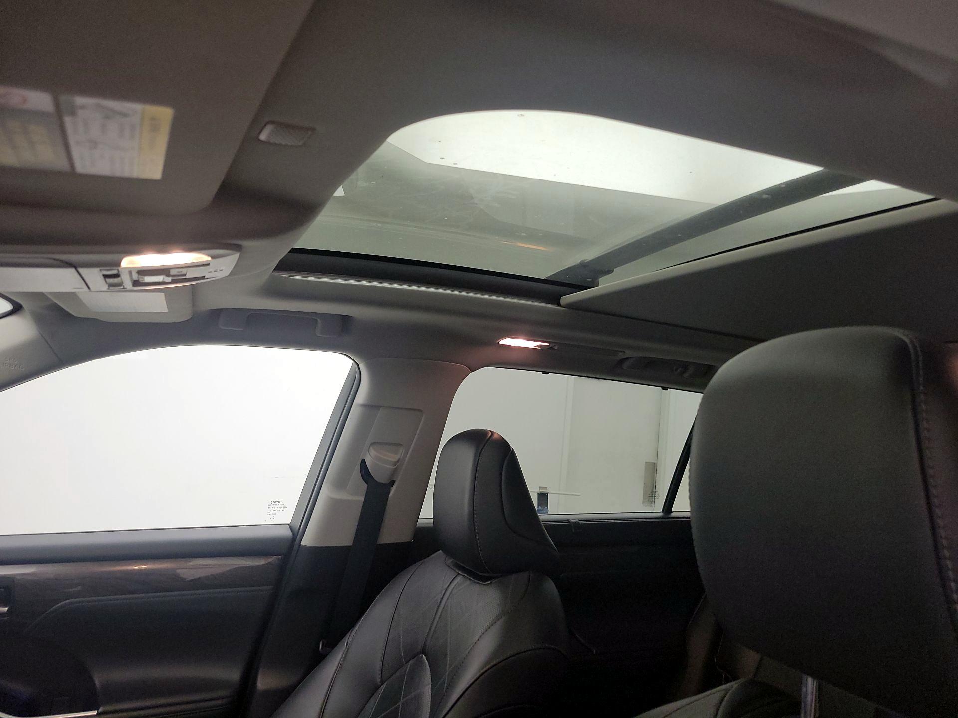 Thumbnail: 2022 Toyota Highlander - 19