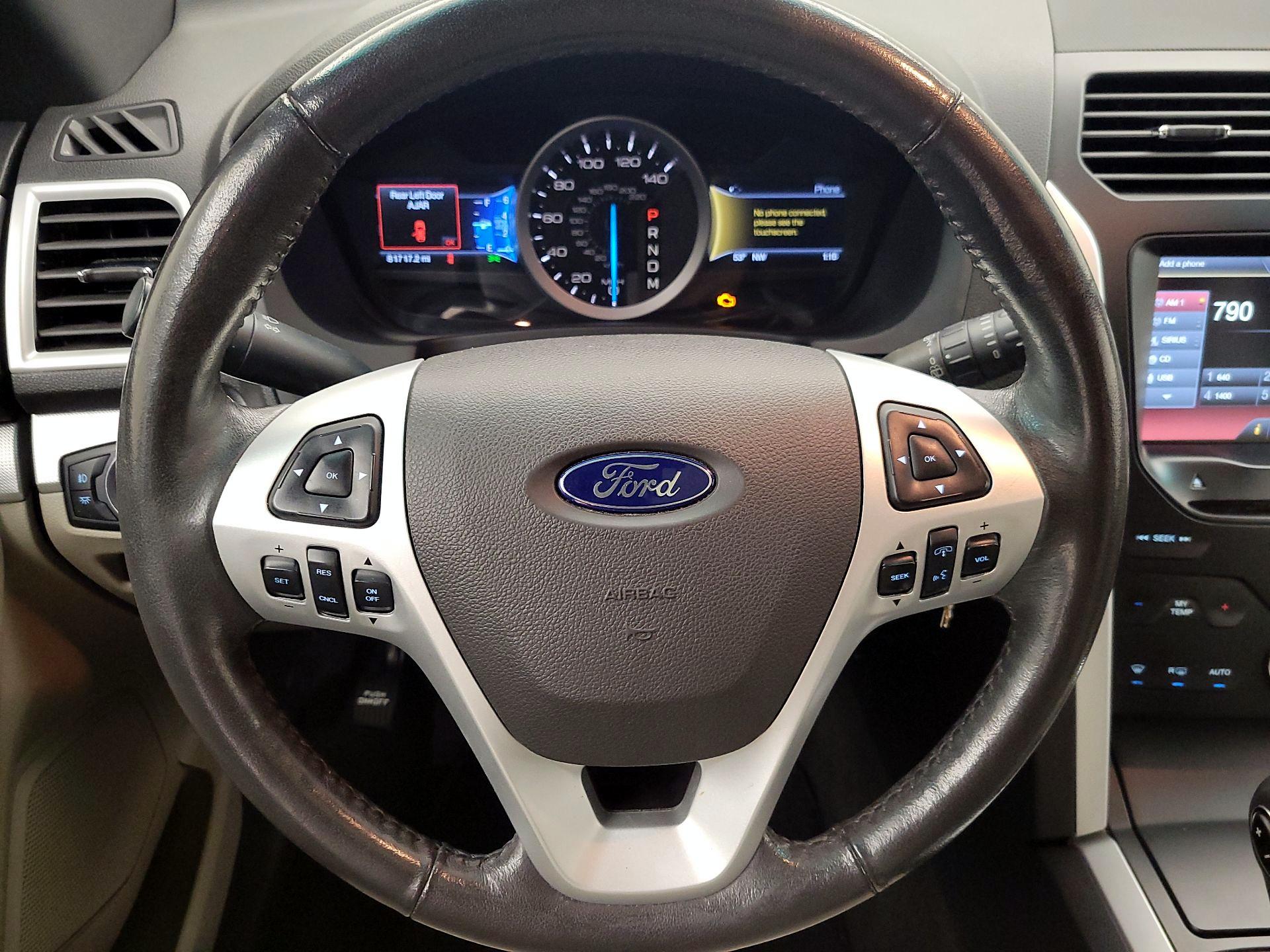 Thumbnail: 2015 Ford Explorer - 10