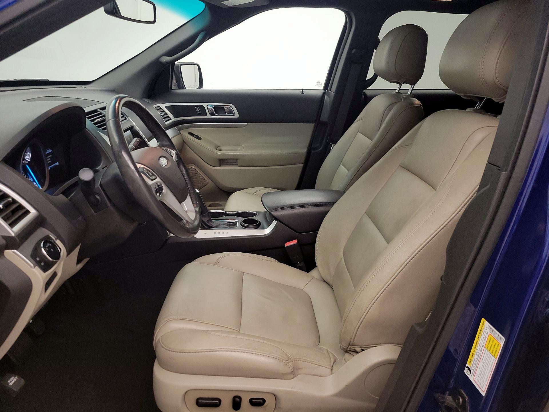 Thumbnail: 2015 Ford Explorer - 11