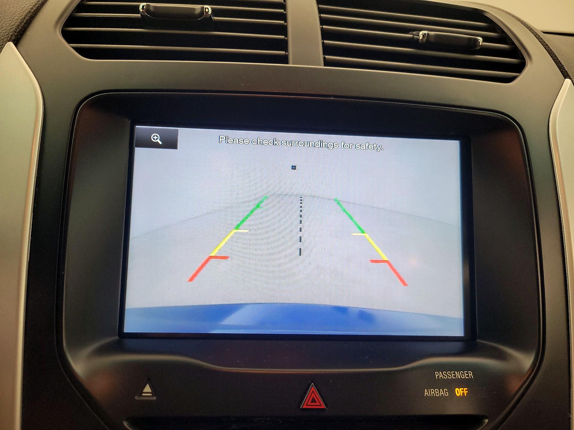 Thumbnail: 2015 Ford Explorer - 14