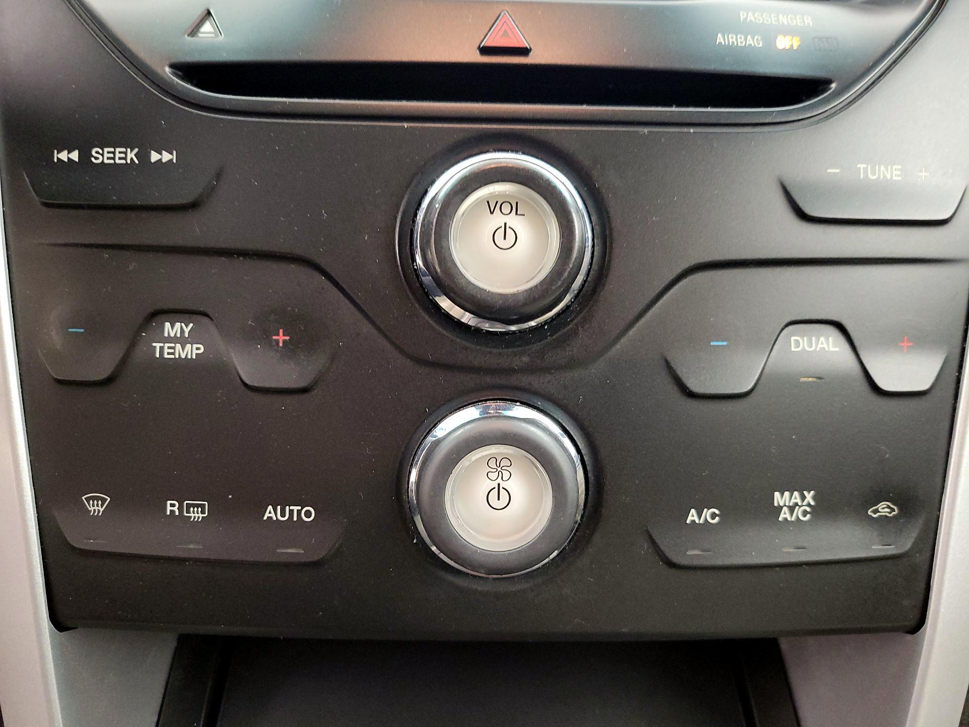 Thumbnail: 2015 Ford Explorer - 16