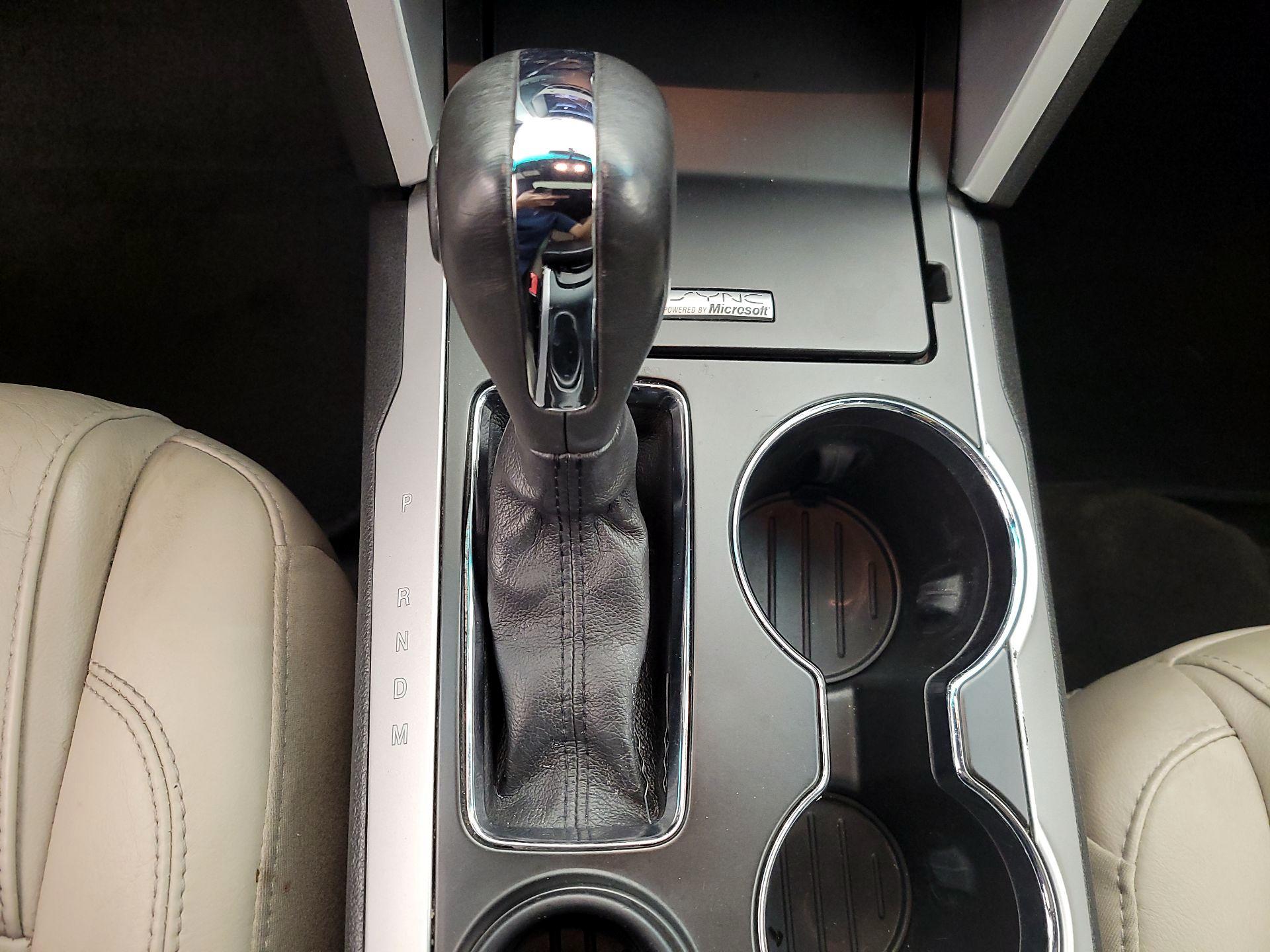 Thumbnail: 2015 Ford Explorer - 17