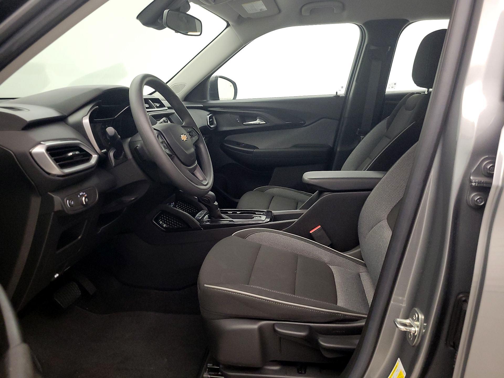 Thumbnail: 2023 Chevrolet TrailBlazer - 11