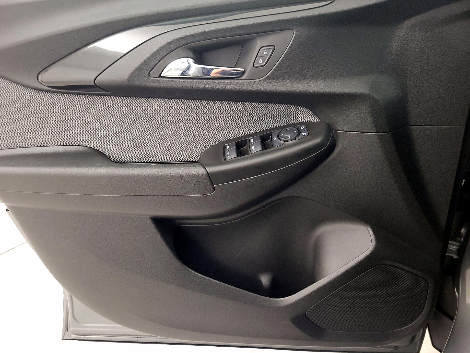 Thumbnail: 2023 Chevrolet TrailBlazer - 12