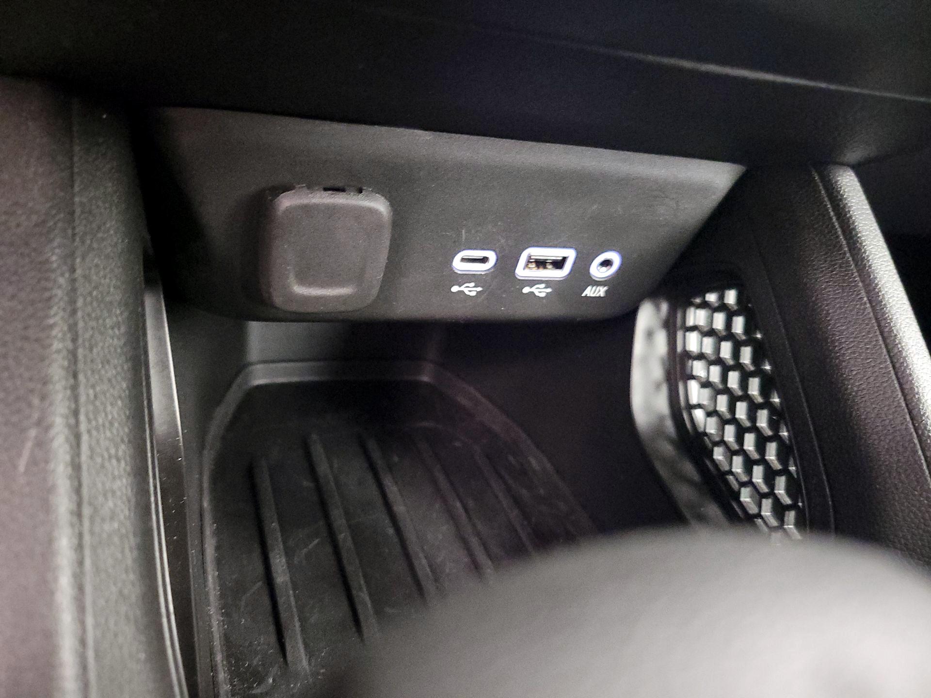 Thumbnail: 2023 Chevrolet TrailBlazer - 18