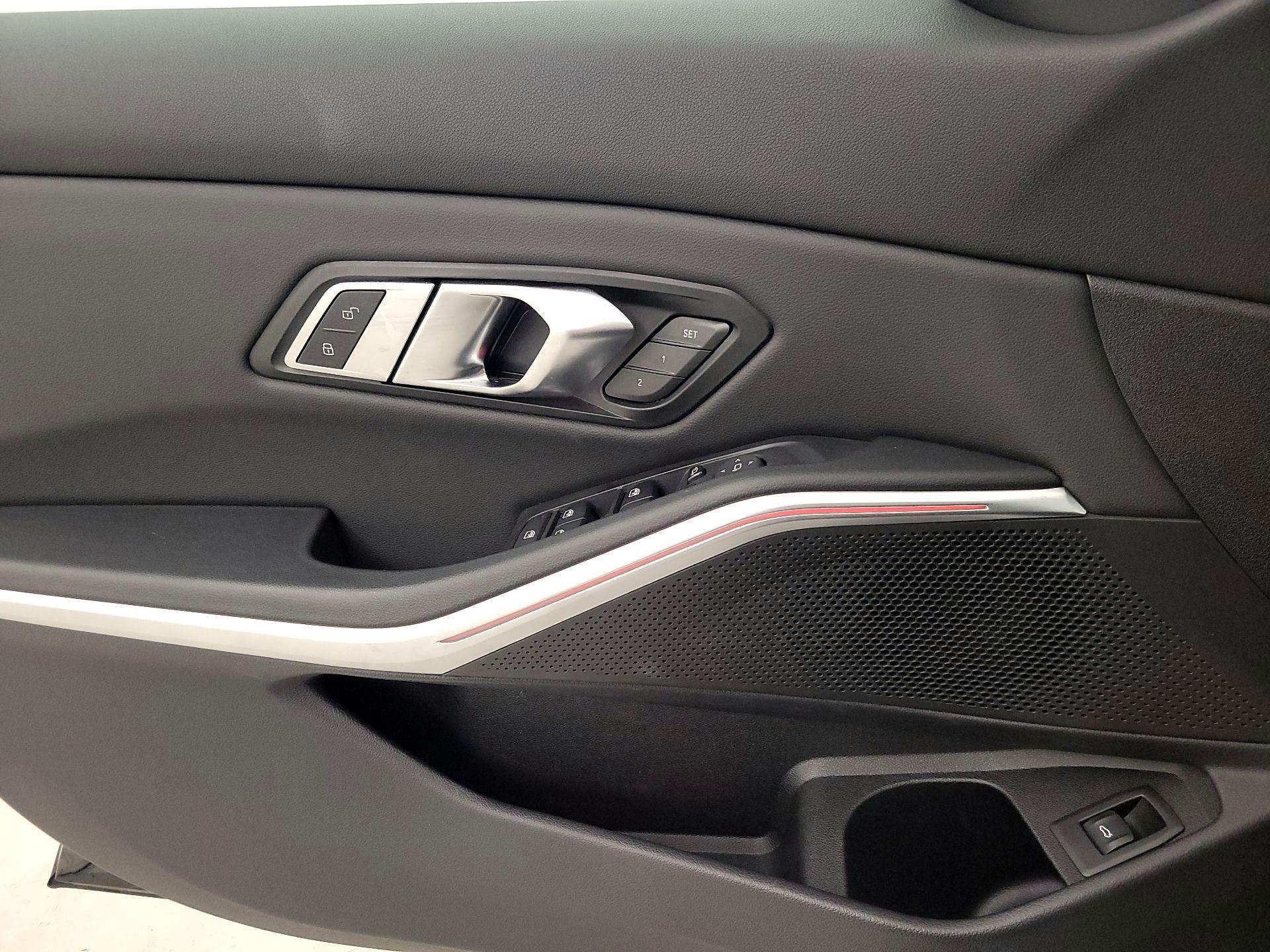 Thumbnail: 2022 BMW 3 Series - 12