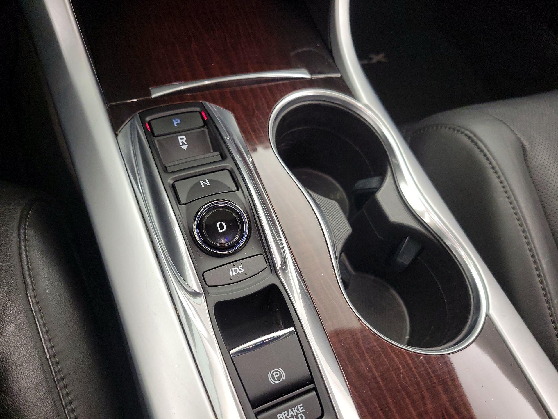 Thumbnail: 2017 Acura TLX - 17