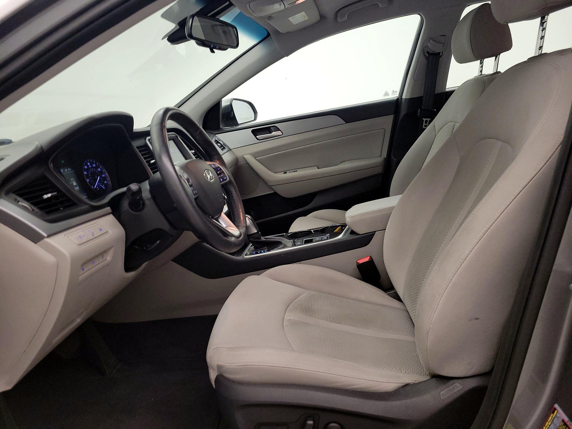 Thumbnail: 2019 Hyundai Sonata - 11