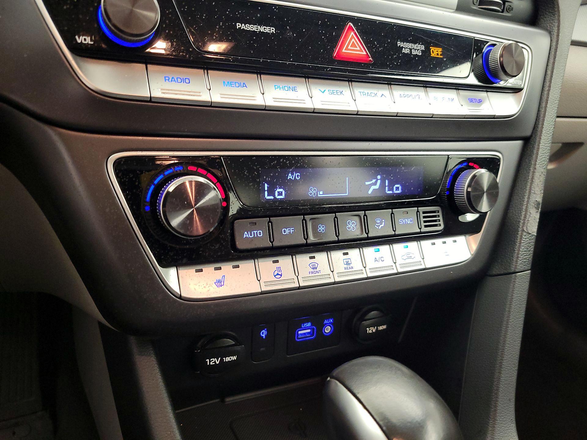 Thumbnail: 2019 Hyundai Sonata - 17