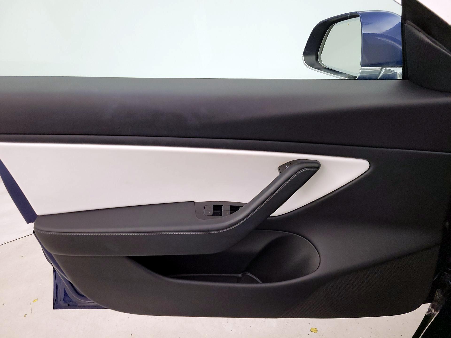 Thumbnail: 2019 Tesla Model 3 - 12