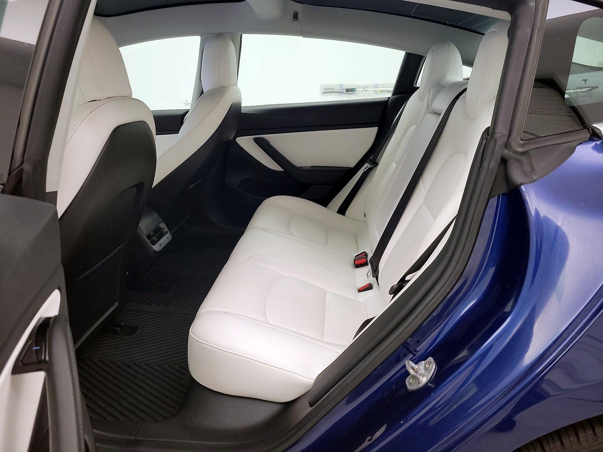 Thumbnail: 2019 Tesla Model 3 - 20