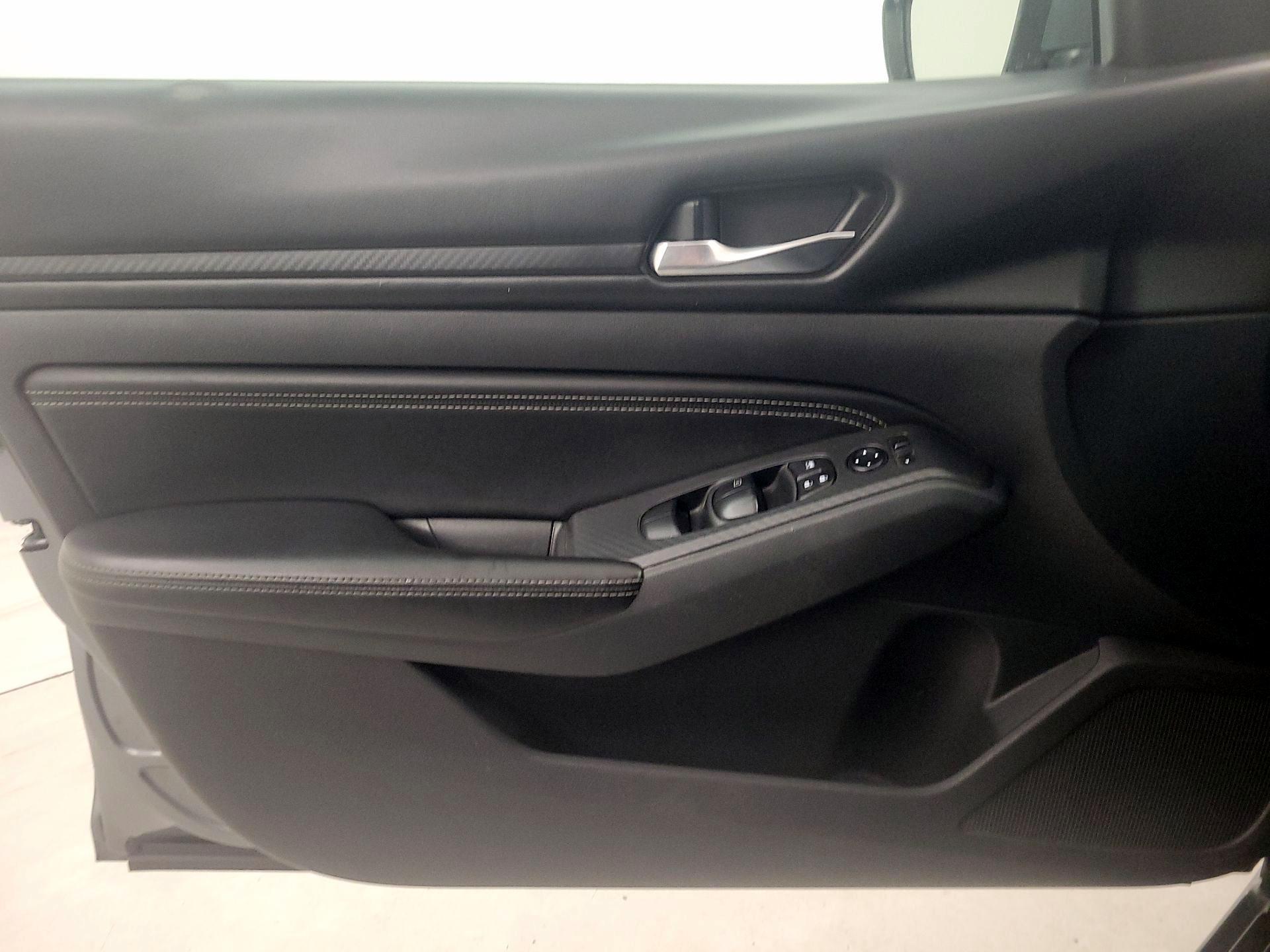 Thumbnail: 2019 Nissan Altima - 12