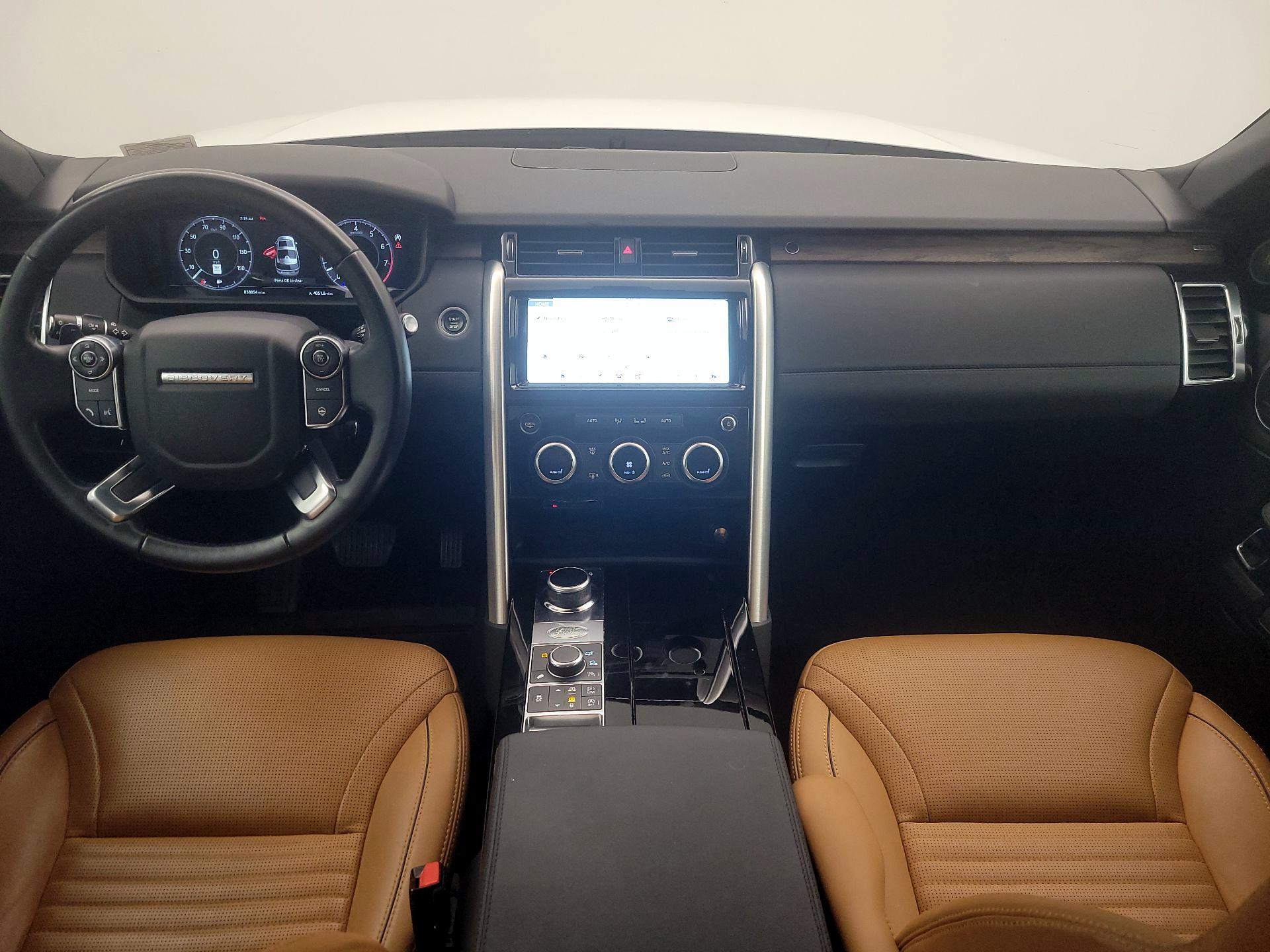 Thumbnail: 2018 Land Rover Discovery - 9