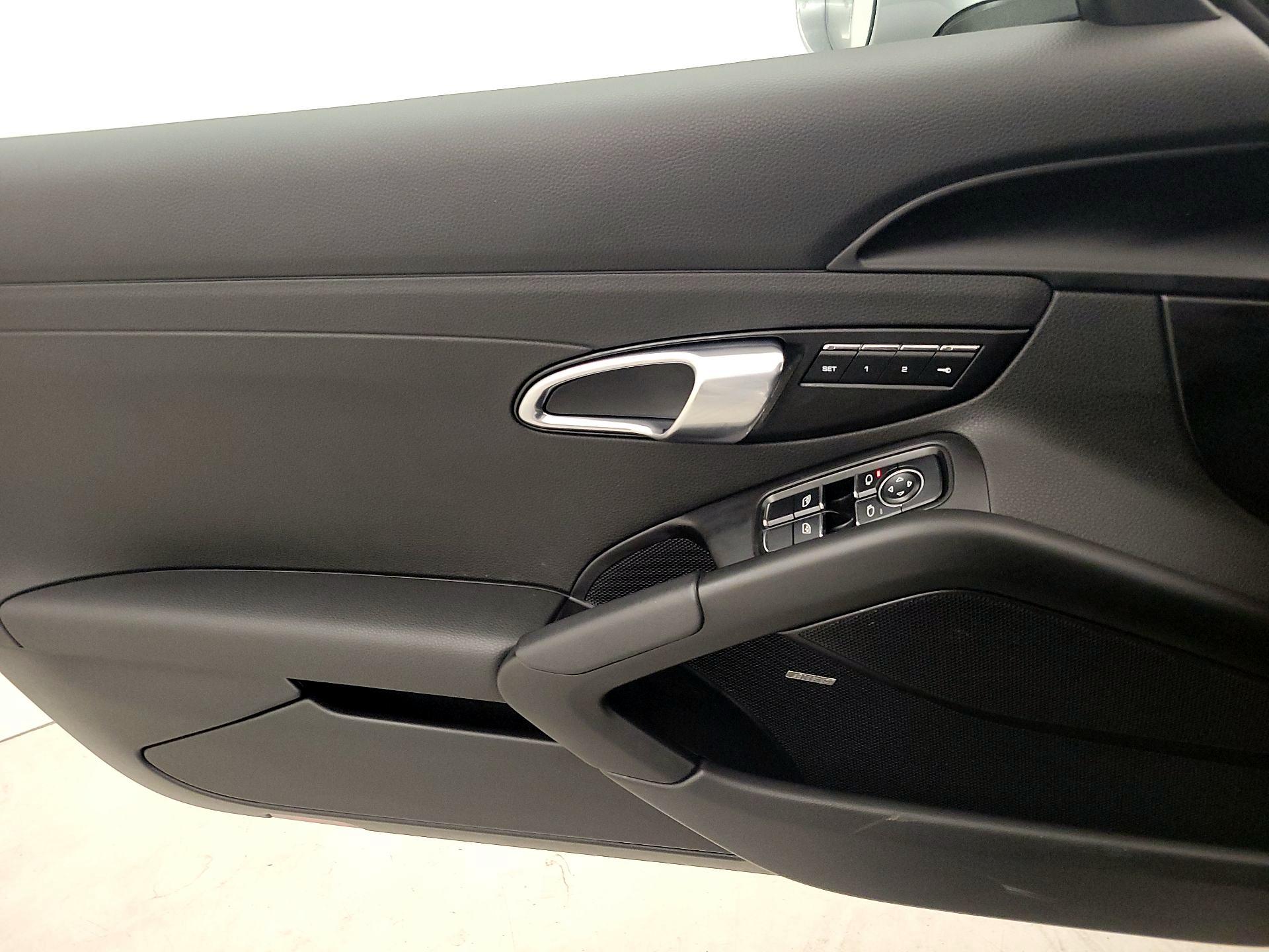 Thumbnail: 2018 Porsche 718 Cayman - 12