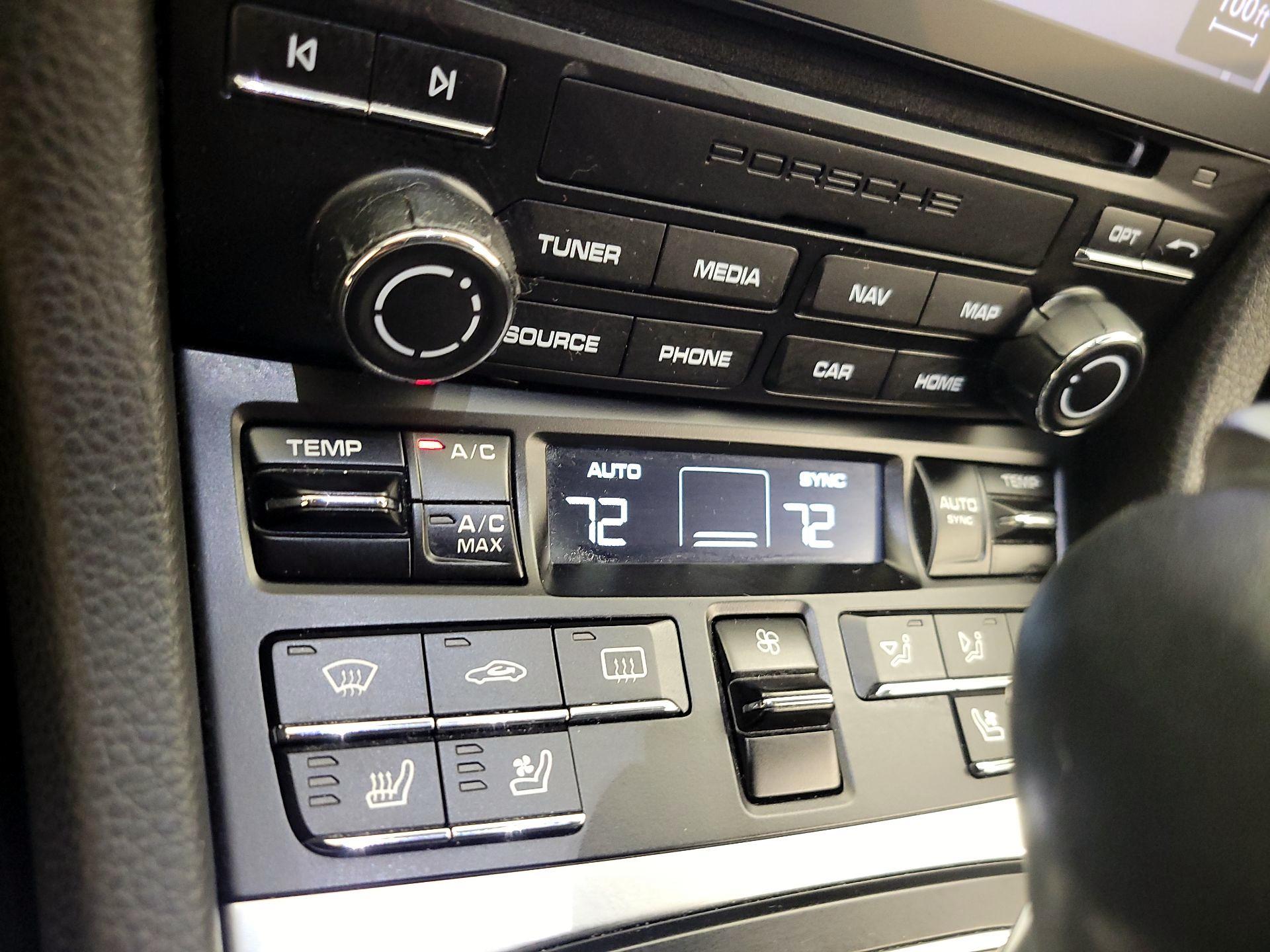 Thumbnail: 2018 Porsche 718 Cayman - 16