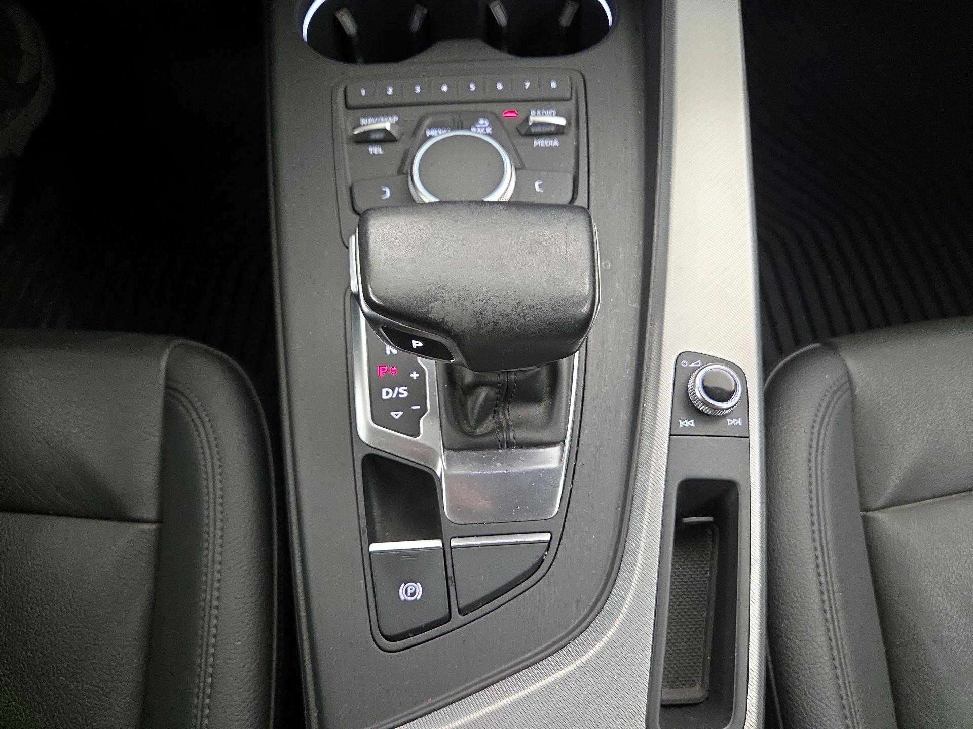 Thumbnail: 2017 Audi A4 - 17