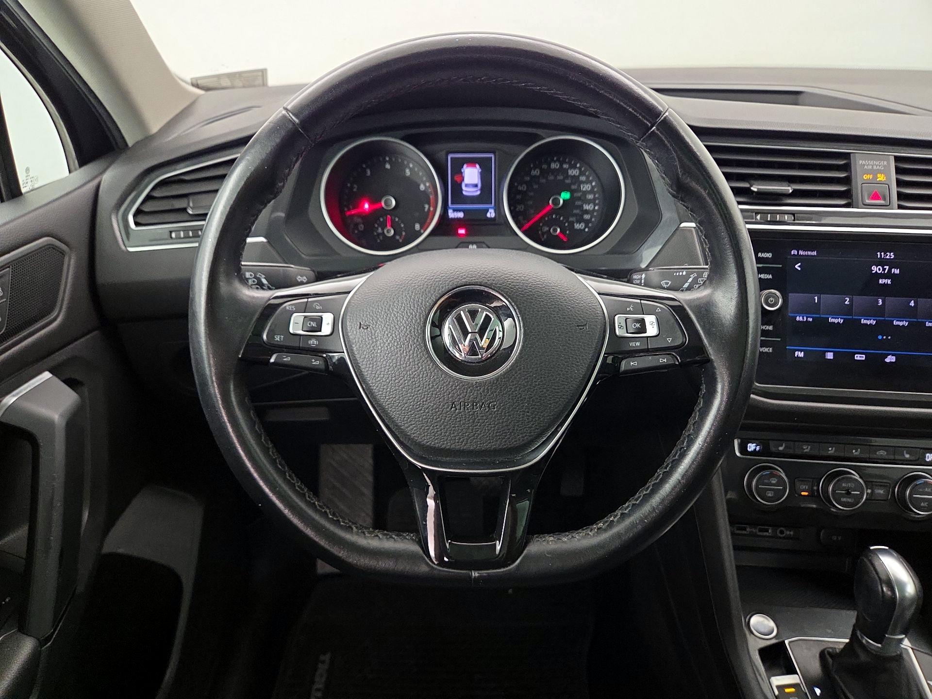 Thumbnail: 2019 Volkswagen Tiguan - 10