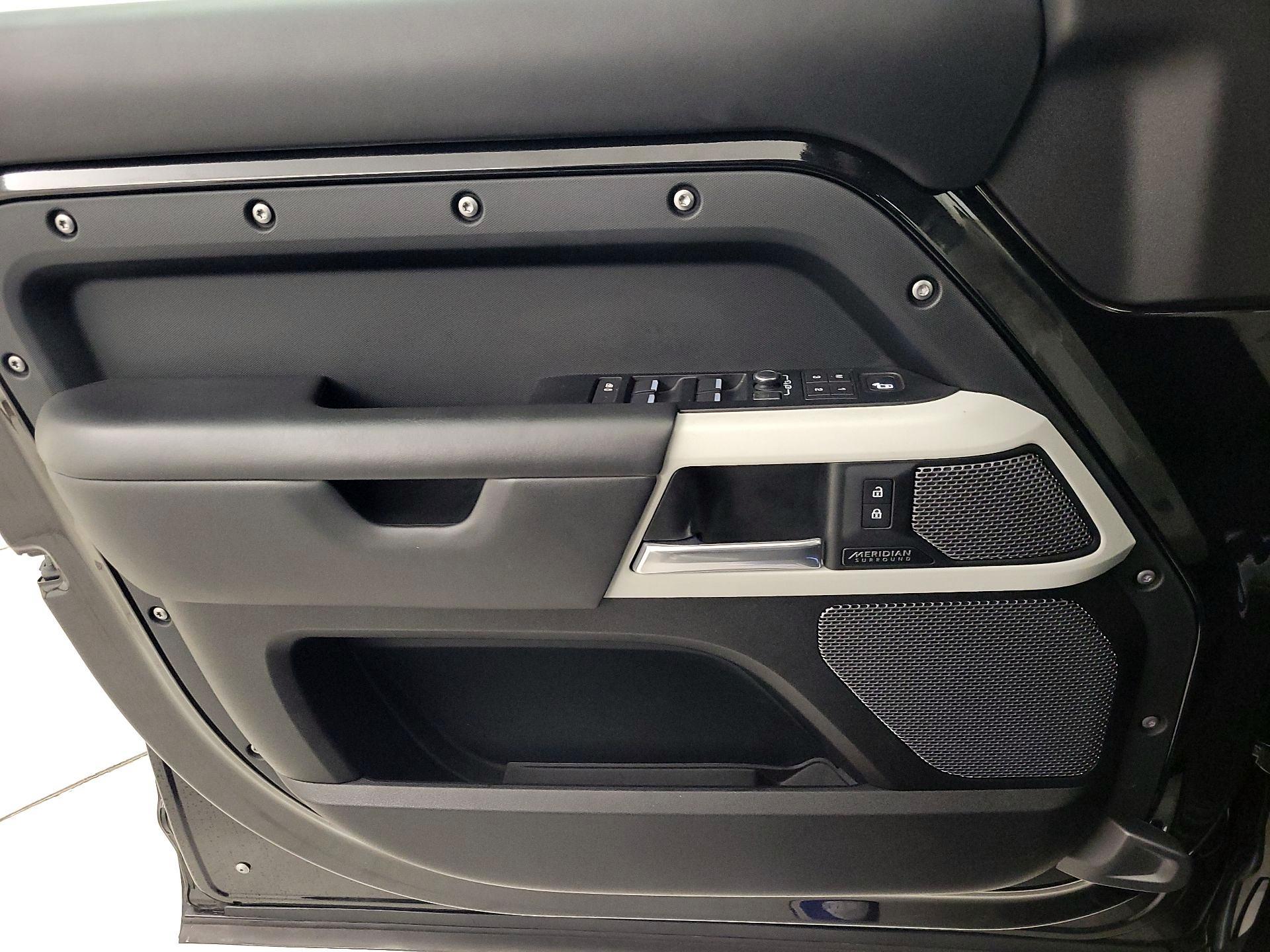 Thumbnail: 2022 Land Rover Defender - 12