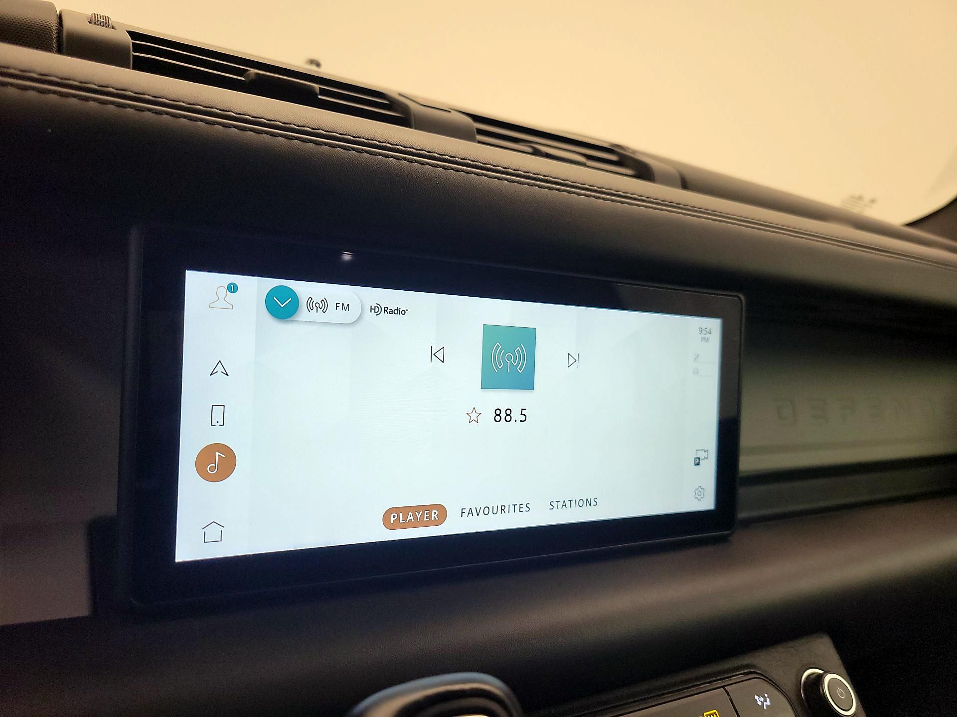 Thumbnail: 2022 Land Rover Defender - 15