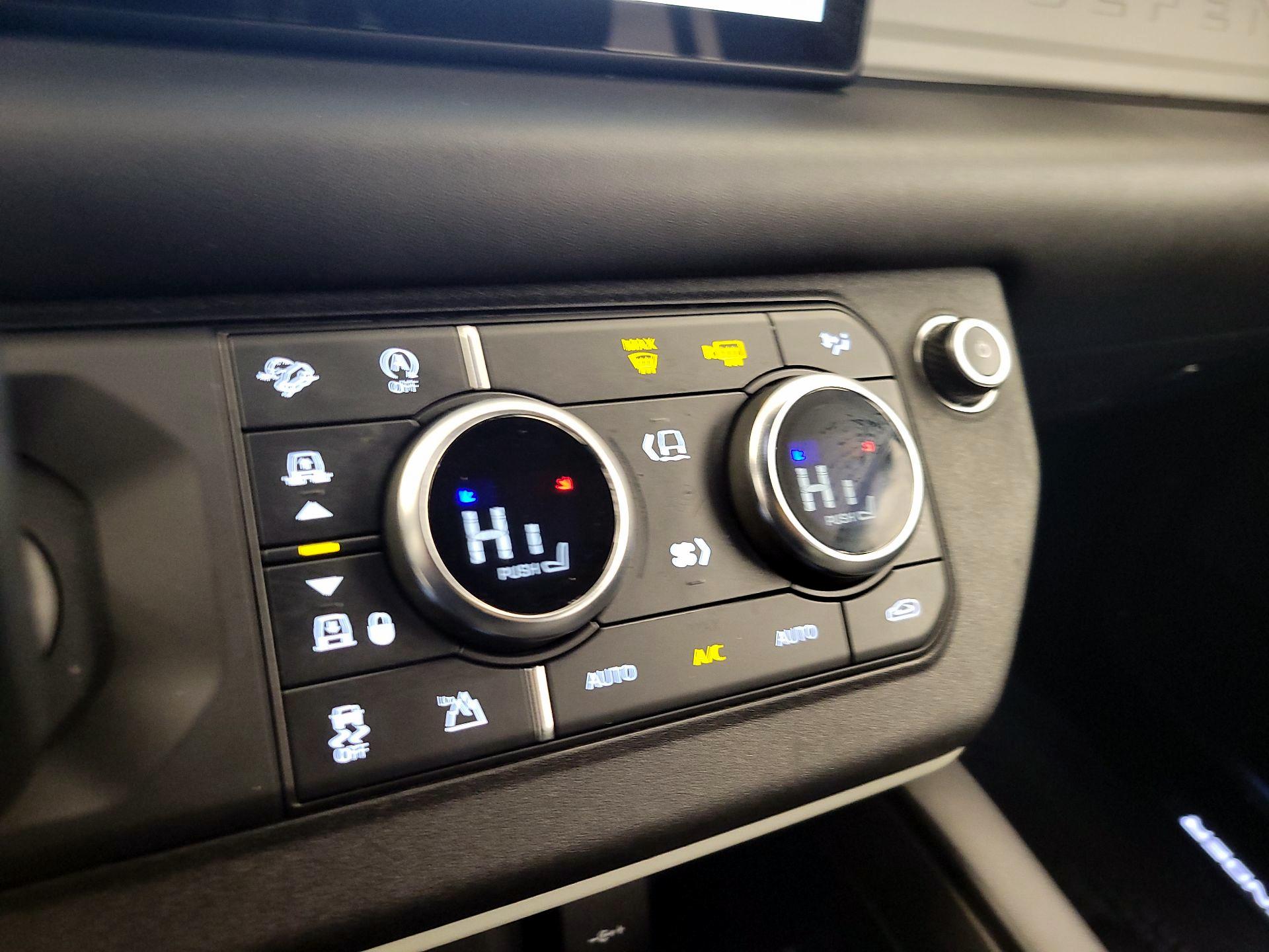 Thumbnail: 2022 Land Rover Defender - 16