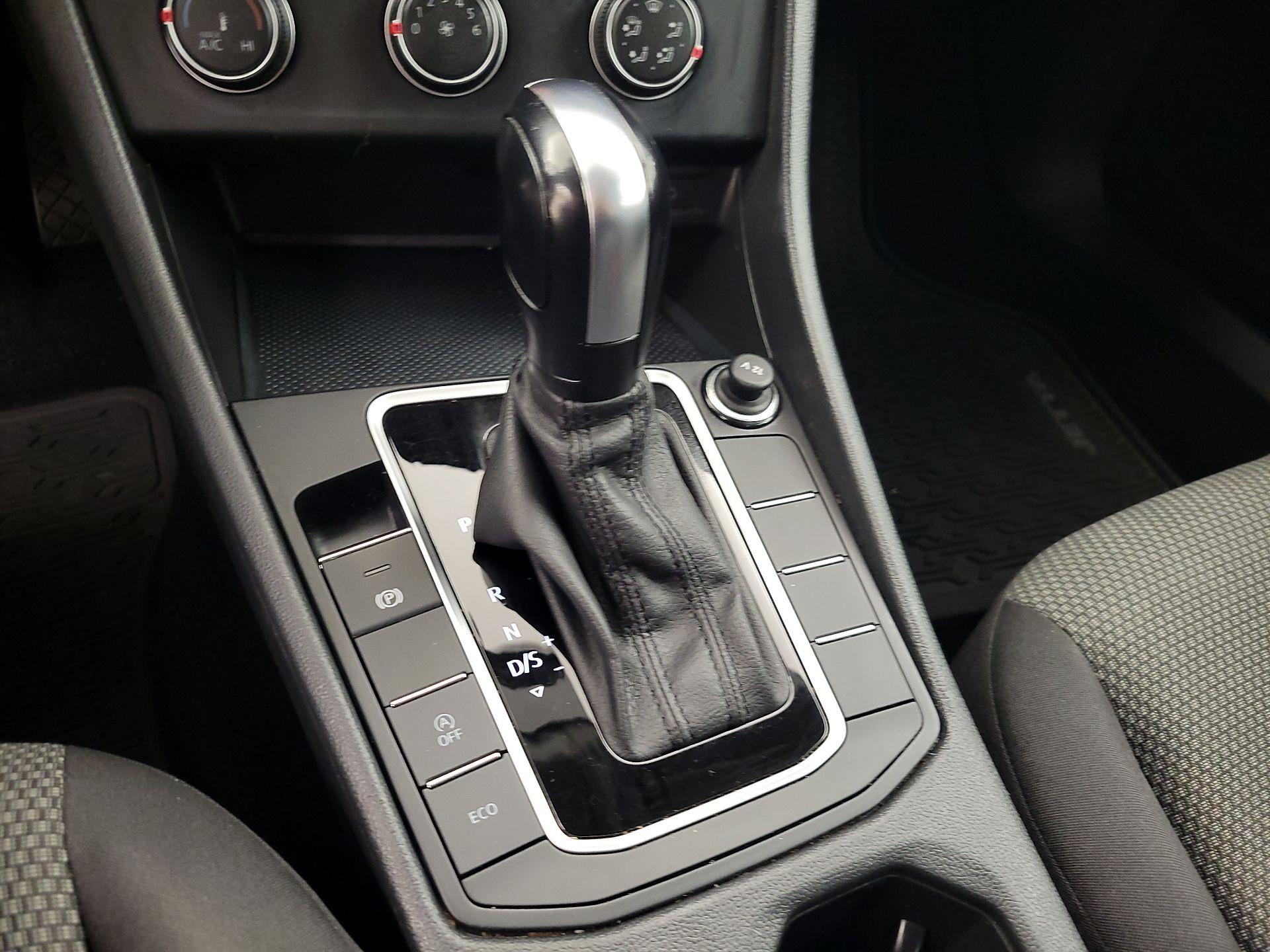 Thumbnail: 2020 Volkswagen Jetta - 17