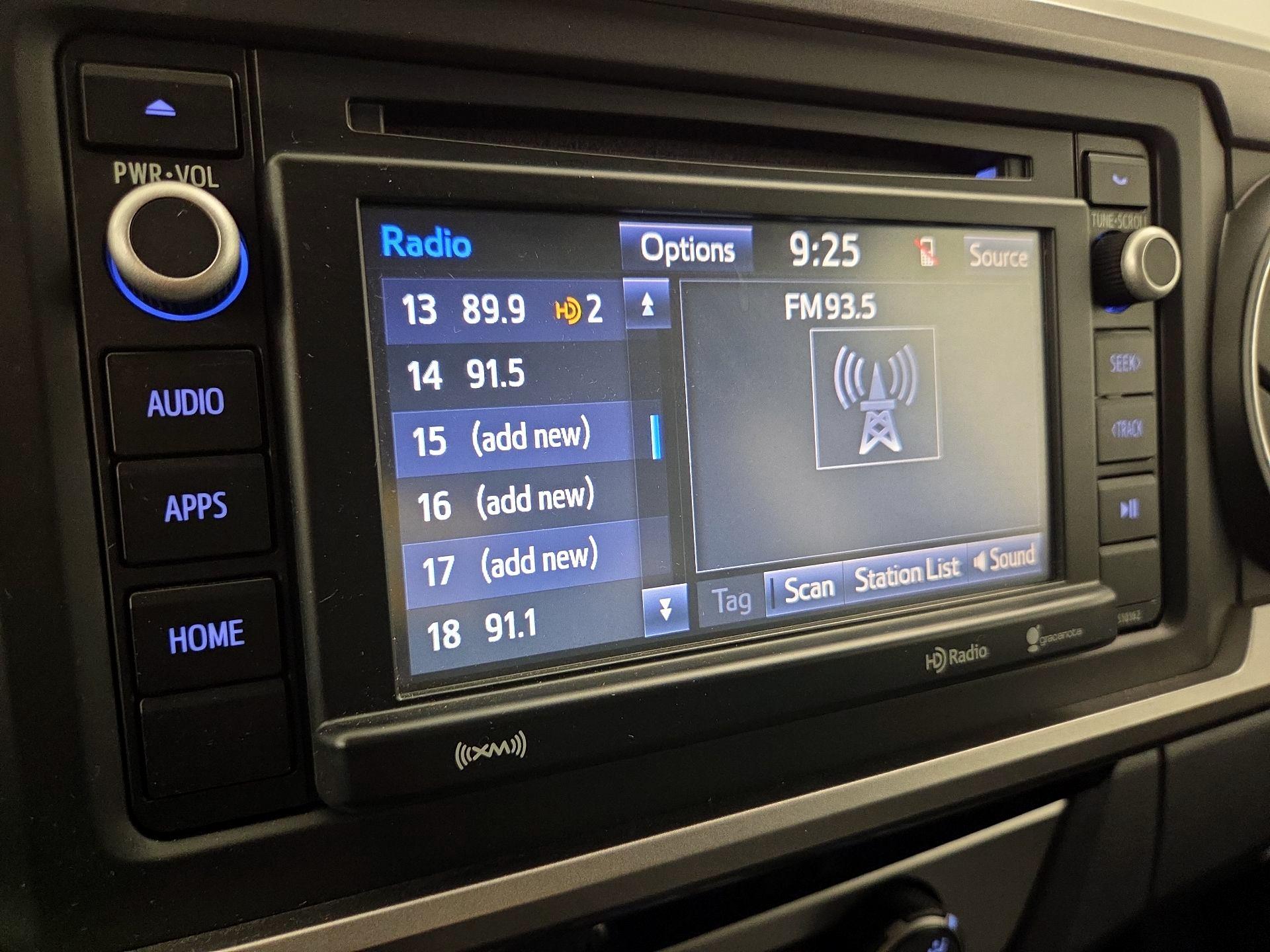 Thumbnail: 2016 Toyota Tacoma - 15