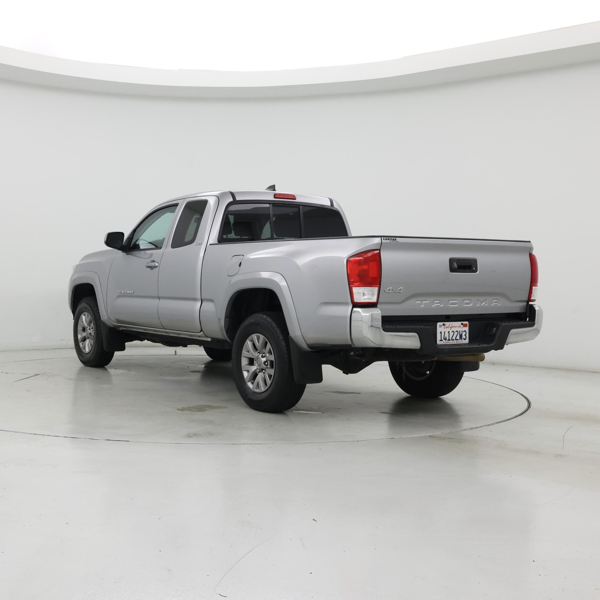 Thumbnail: 2016 Toyota Tacoma - 2