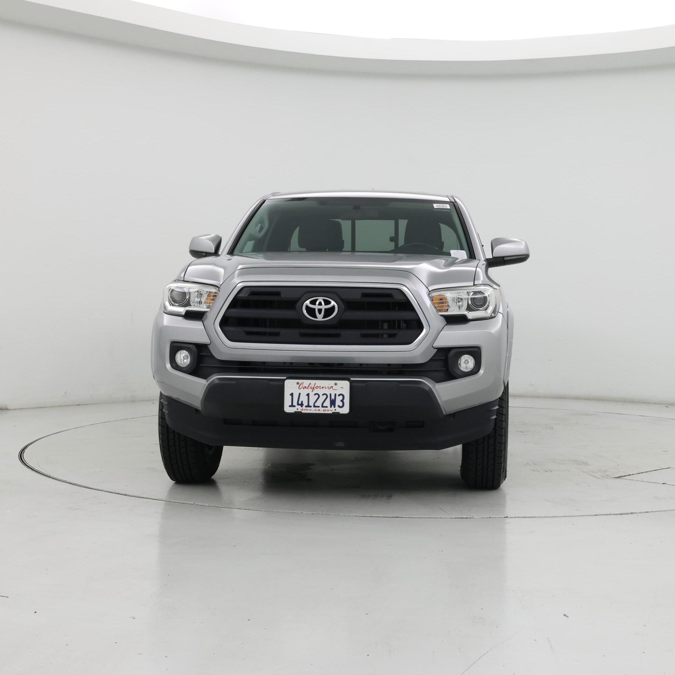 Thumbnail: 2016 Toyota Tacoma - 5